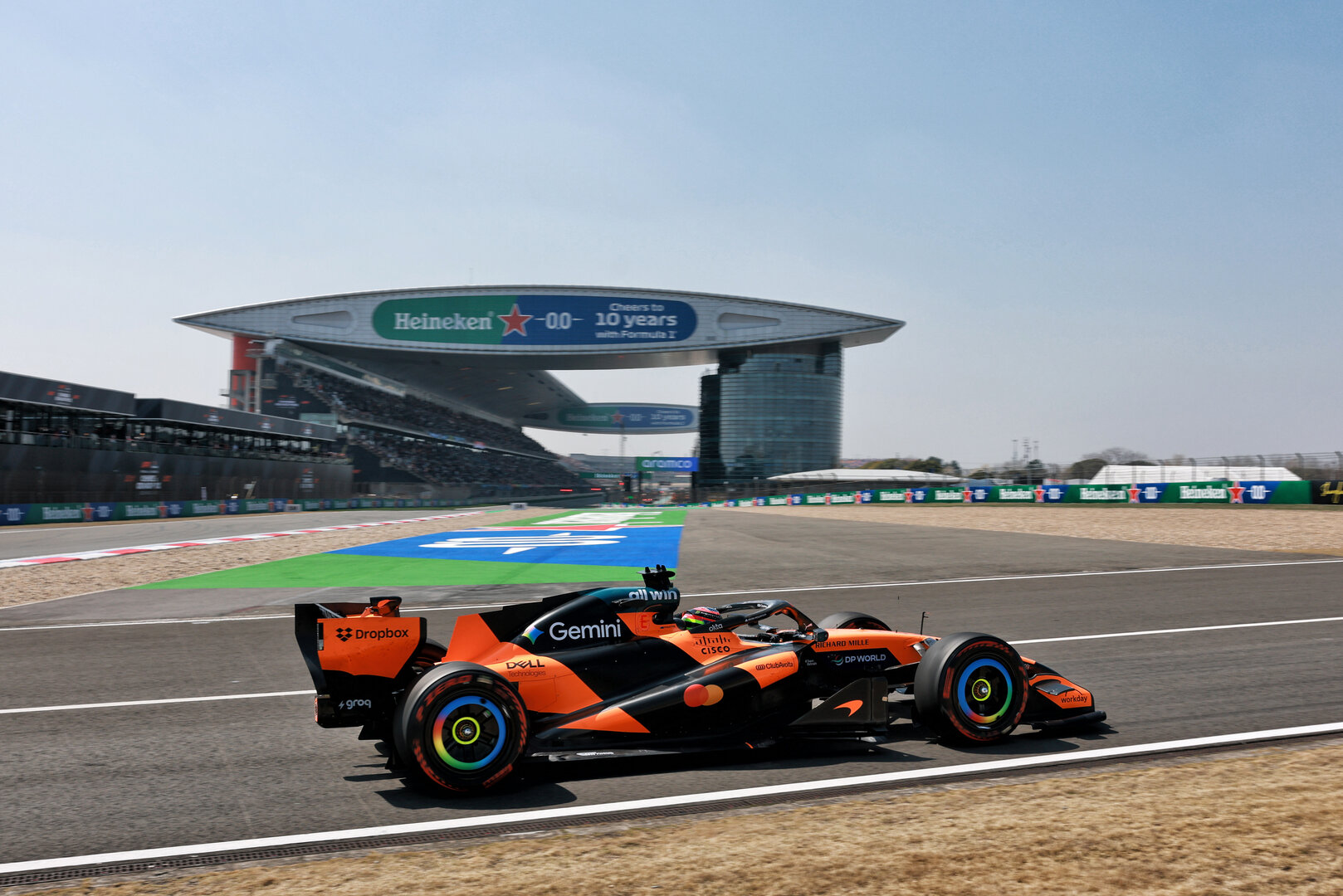 GP CINA, Oscar Piastri (AUS) McLaren F1 Team MCL40.
13.03.2026. Formula 1 World Championship, Rd 2, Chinese Grand Prix, Shanghai, China, Sprint Qualifiche Day.
- www.xpbimages.com, EMail: requests@xpbimages.com © Copyright: Moy / XPB Images