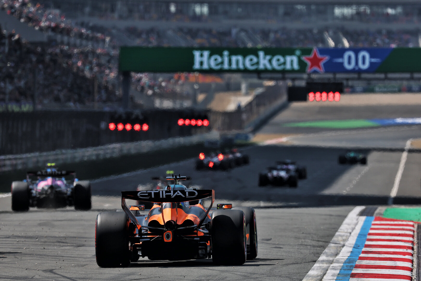 GP CINA, Oscar Piastri (AUS) McLaren F1 Team MCL40.
13.03.2026. Formula 1 World Championship, Rd 2, Chinese Grand Prix, Shanghai, China, Sprint Qualifiche Day.
- www.xpbimages.com, EMail: requests@xpbimages.com © Copyright: Moy / XPB Images