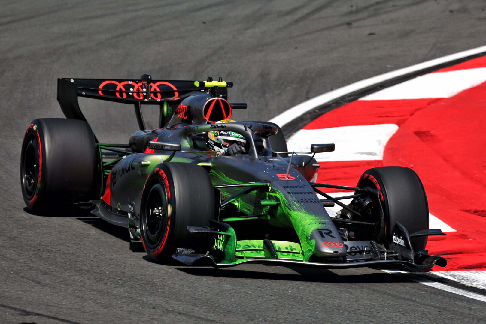 GP CINA, Gabriel Bortoleto (BRA) Audi F1 Team R26 with flow-vis paint on the front wing.
13.03.2026. Formula 1 World Championship, Rd 2, Chinese Grand Prix, Shanghai, China, Sprint Qualifiche Day.
 - www.xpbimages.com, EMail: requests@xpbimages.com © Copyright: Patching / XPB Images