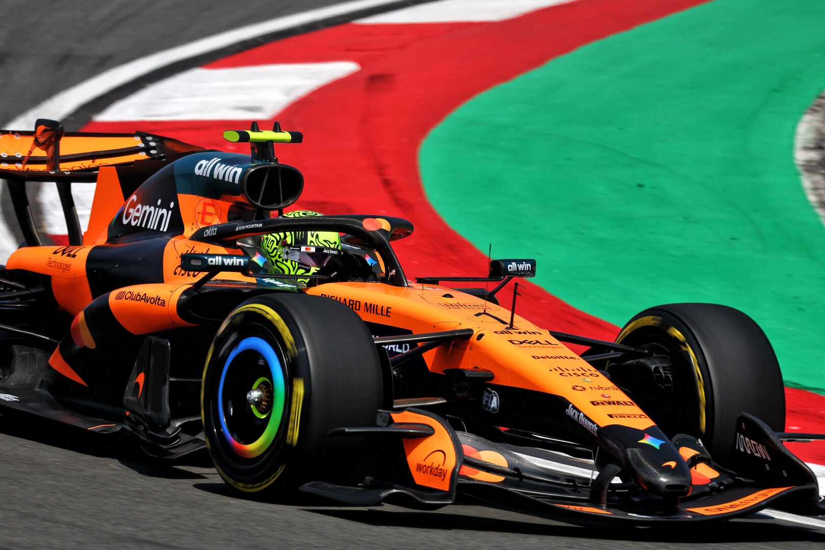 GP CINA, Lando Norris (GBR) McLaren F1 Team MCL40.
13.03.2026. Formula 1 World Championship, Rd 2, Chinese Grand Prix, Shanghai, China, Sprint Qualifiche Day.
 - www.xpbimages.com, EMail: requests@xpbimages.com © Copyright: Patching / XPB Images