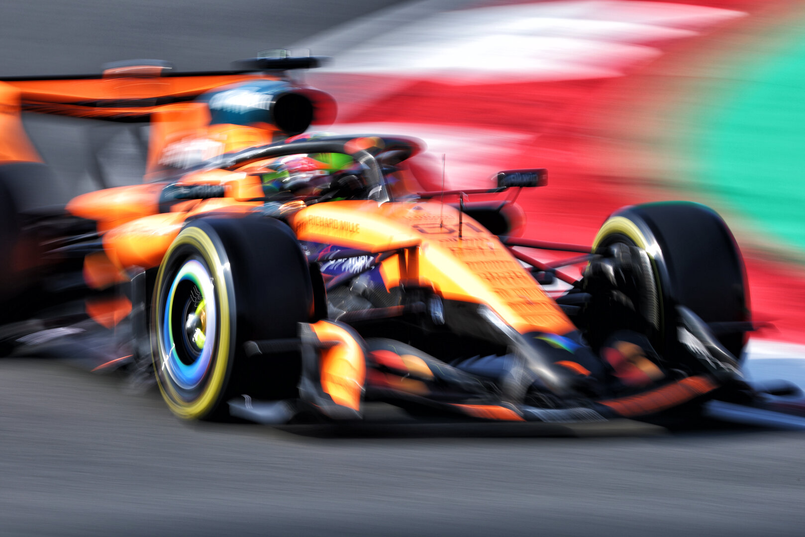 GP CINA, Oscar Piastri (AUS) McLaren F1 Team MCL40.
13.03.2026. Formula 1 World Championship, Rd 2, Chinese Grand Prix, Shanghai, China, Sprint Qualifiche Day.
- www.xpbimages.com, EMail: requests@xpbimages.com © Copyright: Bearne / XPB Images