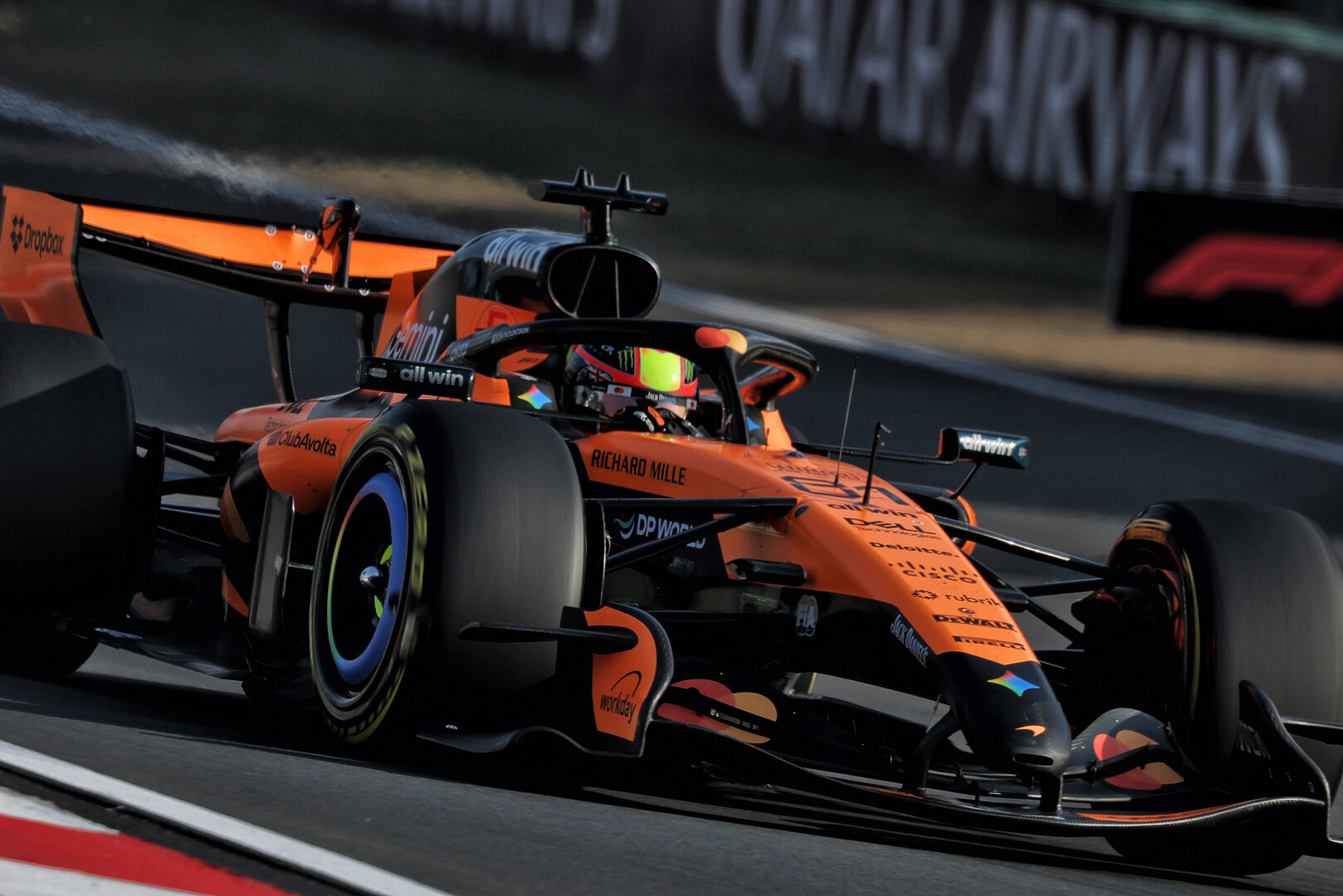 GP CINA, Oscar Piastri (AUS) McLaren F1 Team MCL40.
13.03.2026. Formula 1 World Championship, Rd 2, Chinese Grand Prix, Shanghai, China, Sprint Qualifiche Day.
- www.xpbimages.com, EMail: requests@xpbimages.com © Copyright: Charniaux / XPB Images