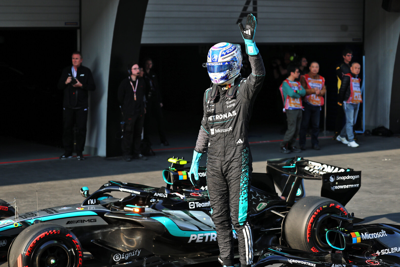 GP CINA, George Russell (GBR) Mercedes AMG Formula One Team celebrates his pole position in Sprint qualifying parc ferme.
13.03.2026. Formula 1 World Championship, Rd 2, Chinese Grand Prix, Shanghai, China, Sprint Qualifiche Day.
- www.xpbimages.com, EMail: requests@xpbimages.com © Copyright: Batchelor / XPB Images
