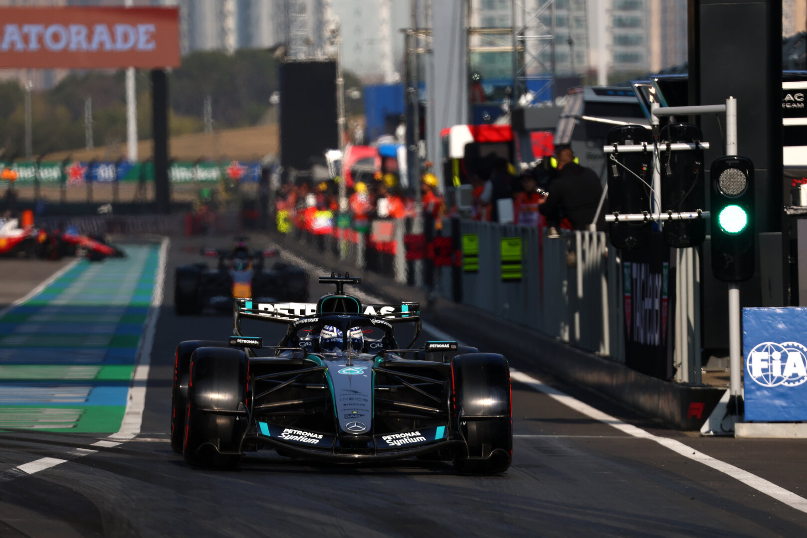 GP CINA, George Russell (GBR) Mercedes AMG Formula One Team W17.
13.03.2026. Formula 1 World Championship, Rd 2, Chinese Grand Prix, Shanghai, China, Sprint Qualifiche Day.
- www.xpbimages.com, EMail: requests@xpbimages.com © Copyright: Bearne / XPB Images