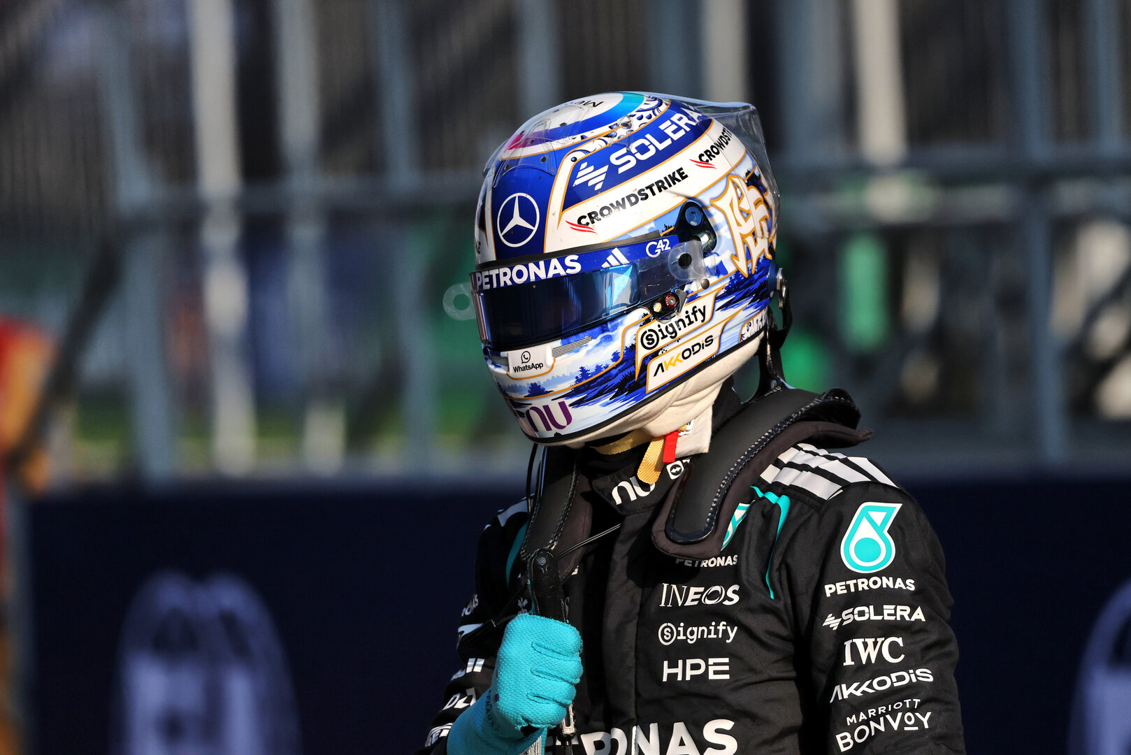GP CINA, George Russell (GBR) Mercedes AMG Formula One Team celebrates his pole position in Sprint qualifying parc ferme.
13.03.2026. Formula 1 World Championship, Rd 2, Chinese Grand Prix, Shanghai, China, Sprint Qualifiche Day.
- www.xpbimages.com, EMail: requests@xpbimages.com © Copyright: Charniaux / XPB Images