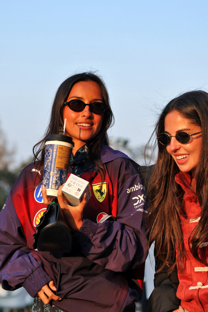 GP CINA, (L to R): Alexandra Leclerc (ITA) with Carmen Montero Mundt.
13.03.2026. Formula 1 World Championship, Rd 2, Chinese Grand Prix, Shanghai, China, Sprint Qualifiche Day.
- www.xpbimages.com, EMail: requests@xpbimages.com © Copyright: Moy / XPB Images