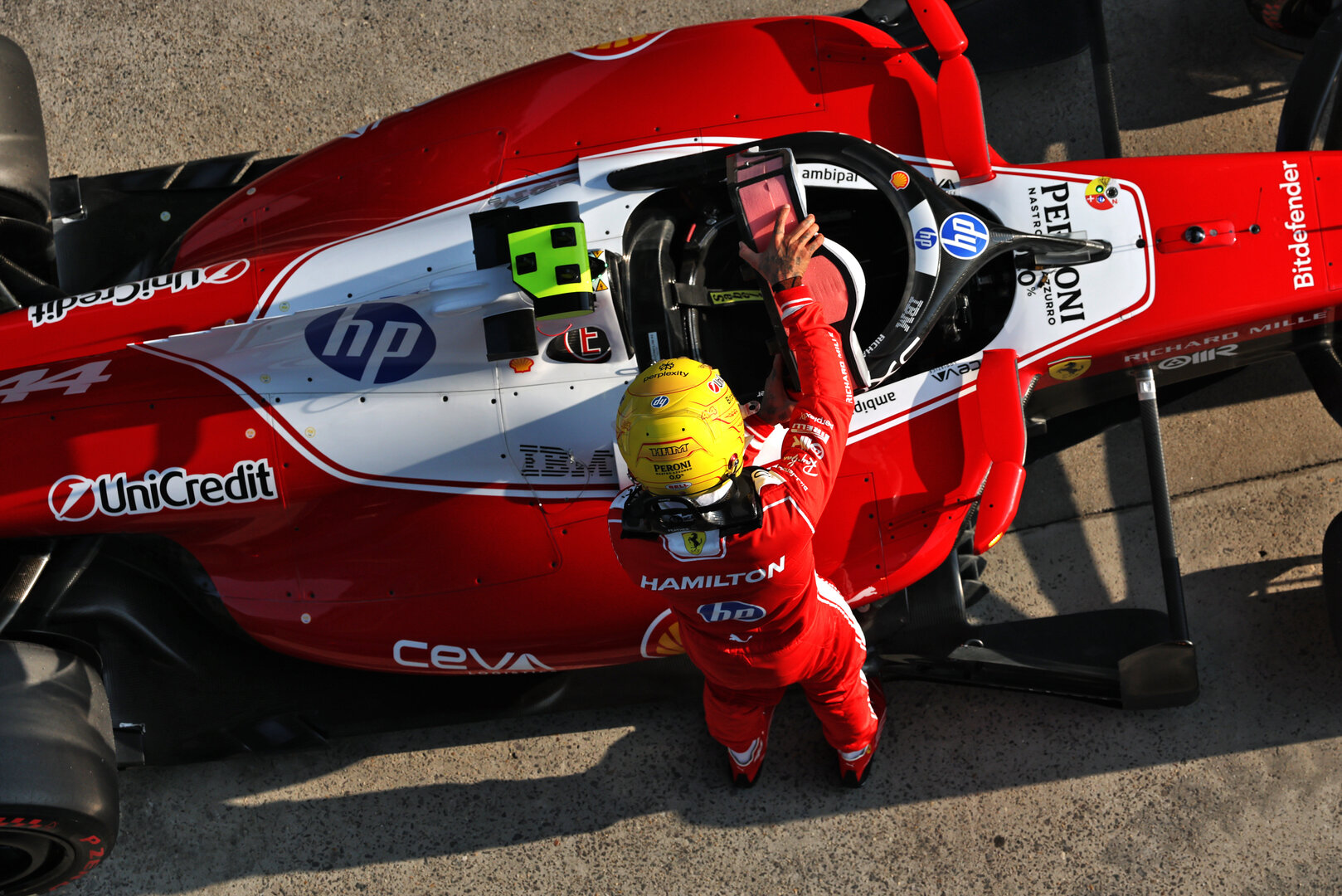 GP CINA, Lewis Hamilton (GBR) Ferrari SF-26 in Sprint qualifying parc ferme.
13.03.2026. Formula 1 World Championship, Rd 2, Chinese Grand Prix, Shanghai, China, Sprint Qualifiche Day.
 - www.xpbimages.com, EMail: requests@xpbimages.com © Copyright: Coates / XPB Images