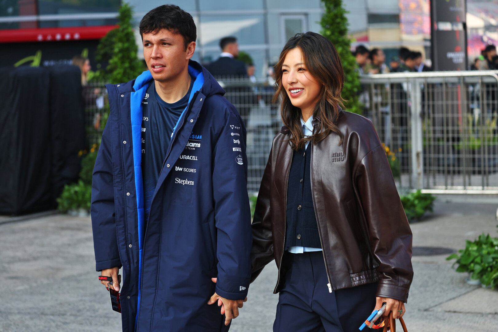 GP CINA, (L to R): Alexander Albon (THA) Williams F1 Team with Domenica Muni Lily He (CHN) Professional Golfer.
14.03.2026. Formula 1 World Championship, Rd 2, Chinese Grand Prix, Shanghai, China, Sprint e Qualifiche Day.
 - www.xpbimages.com, EMail: requests@xpbimages.com © Copyright: Patching / XPB Images