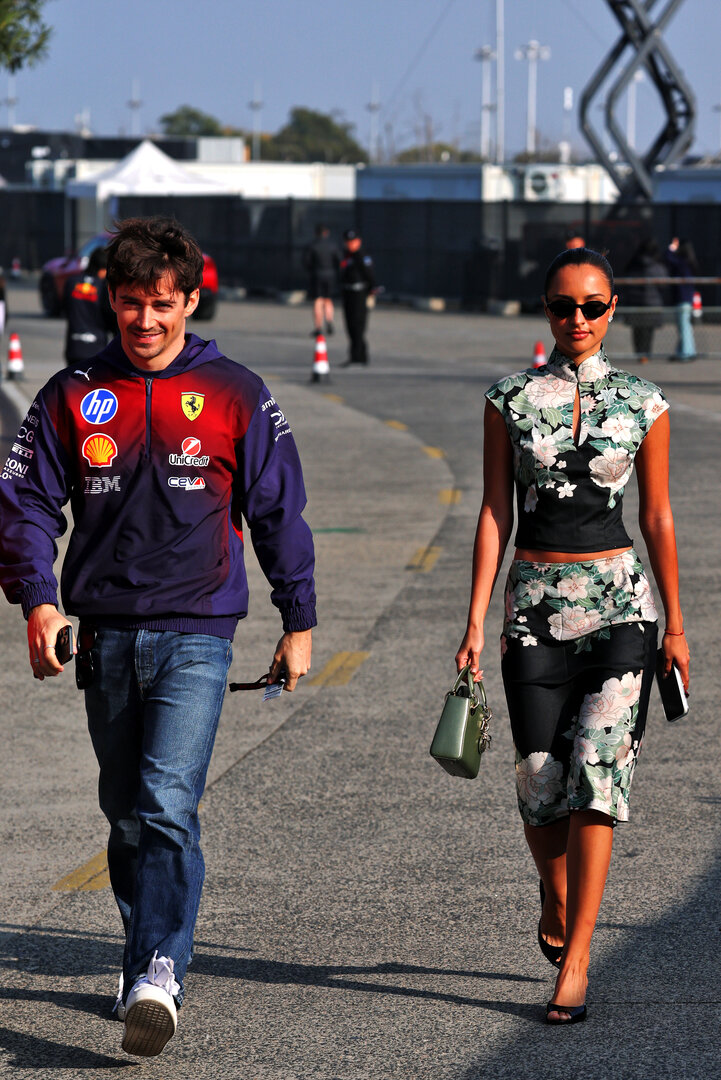 GP CINA, (L to R): Charles Leclerc (MON) Ferrari with sua moglie Alexandra Leclerc (ITA).
14.03.2026. Formula 1 World Championship, Rd 2, Chinese Grand Prix, Shanghai, China, Sprint e Qualifiche Day.
- www.xpbimages.com, EMail: requests@xpbimages.com © Copyright: Batchelor / XPB Images