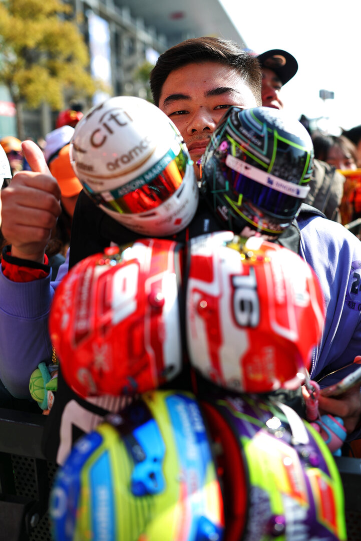 GP CINA, Fans at the FanZone Stage.
14.03.2026. Formula 1 World Championship, Rd 2, Chinese Grand Prix, Shanghai, China, Sprint e Qualifiche Day.
- www.xpbimages.com, EMail: requests@xpbimages.com © Copyright: Bearne / XPB Images