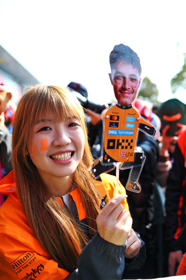 GP CINA, Lando Norris (GBR) McLaren F1 Team fan at the FanZone Stage.
14.03.2026. Formula 1 World Championship, Rd 2, Chinese Grand Prix, Shanghai, China, Sprint e Qualifiche Day.
- www.xpbimages.com, EMail: requests@xpbimages.com © Copyright: Bearne / XPB Images