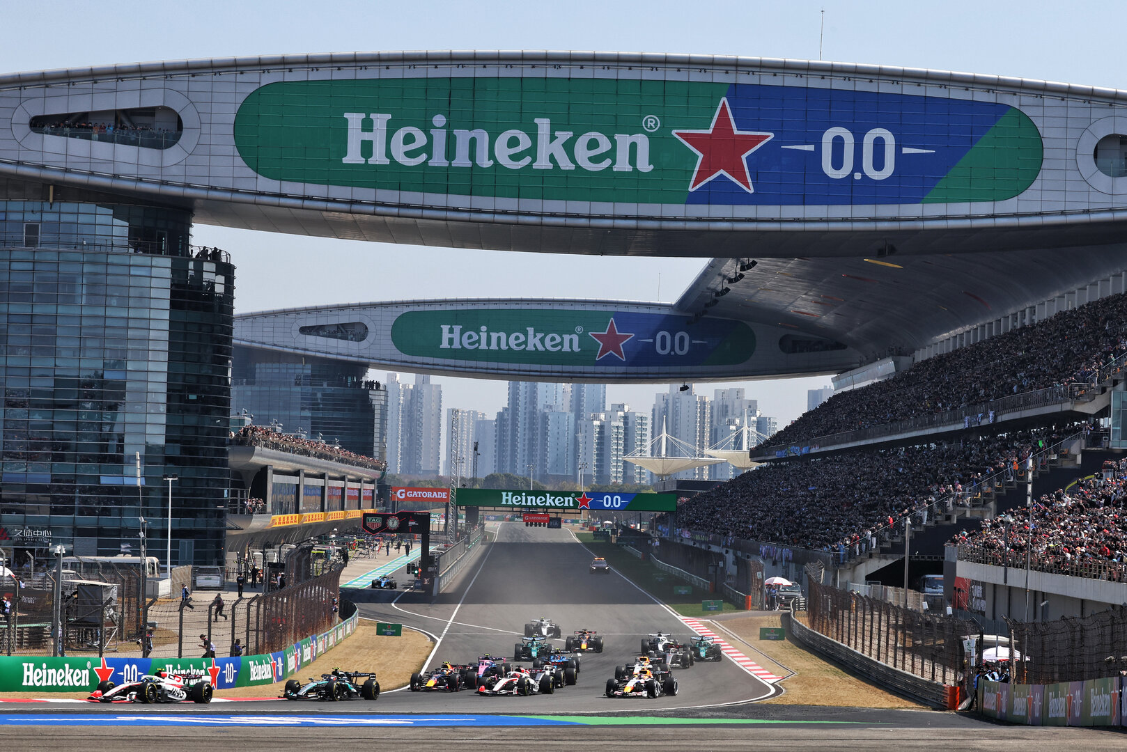 GP CINA, Oliver Bearman (GBR) Haas F1 Team VF-26 at the partenza of Sprint.
14.03.2026. Formula 1 World Championship, Rd 2, Chinese Grand Prix, Shanghai, China, Sprint e Qualifiche Day.
- www.xpbimages.com, EMail: requests@xpbimages.com © Copyright: Patching / XPB Images