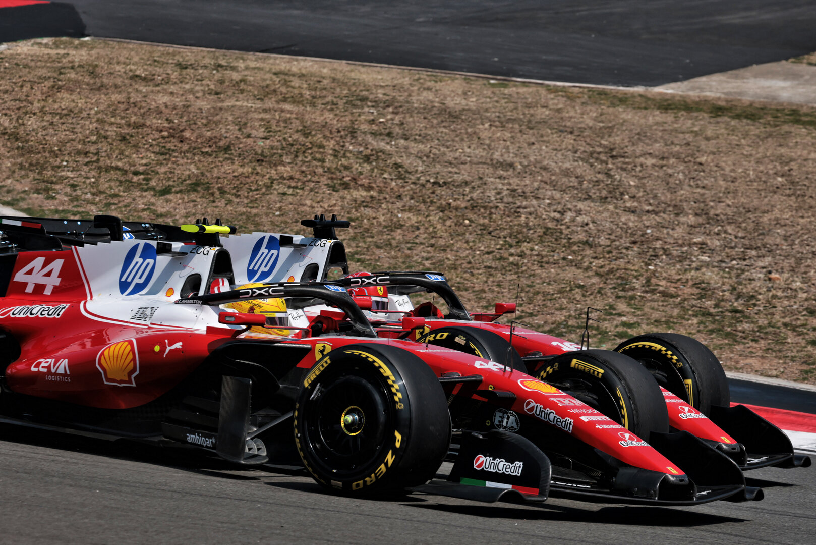 GP CINA, Lewis Hamilton (GBR) Ferrari SF-26 e Charles Leclerc (MON) Ferrari SF-26 battle for position.
14.03.2026. Formula 1 World Championship, Rd 2, Chinese Grand Prix, Shanghai, China, Sprint e Qualifiche Day.
- www.xpbimages.com, EMail: requests@xpbimages.com © Copyright: Moy / XPB Images