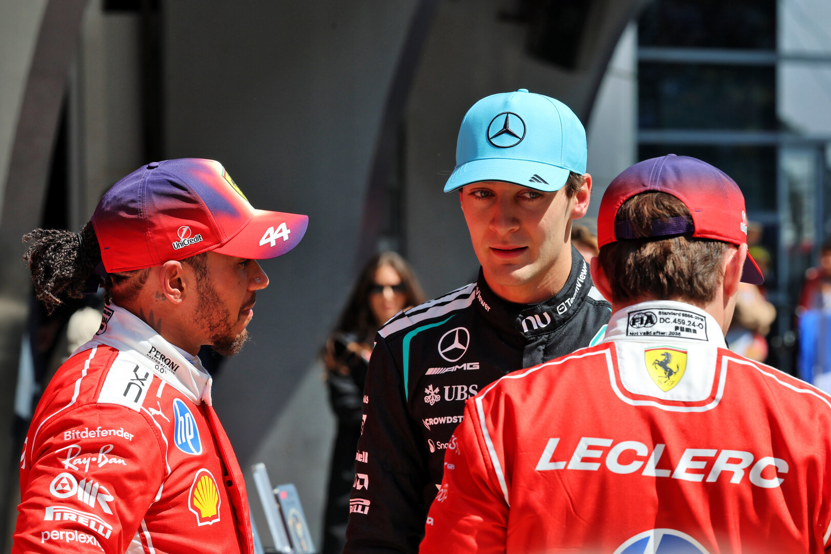 GP CINA, (L to R): Lewis Hamilton (GBR) Ferrari with George Russell (GBR) Mercedes AMG Formula One Team e Charles Leclerc (MON) Ferrari.
14.03.2026. Formula 1 World Championship, Rd 2, Chinese Grand Prix, Shanghai, China, Sprint e Qualifiche Day.
- www.xpbimages.com, EMail: requests@xpbimages.com © Copyright: Batchelor / XPB Images