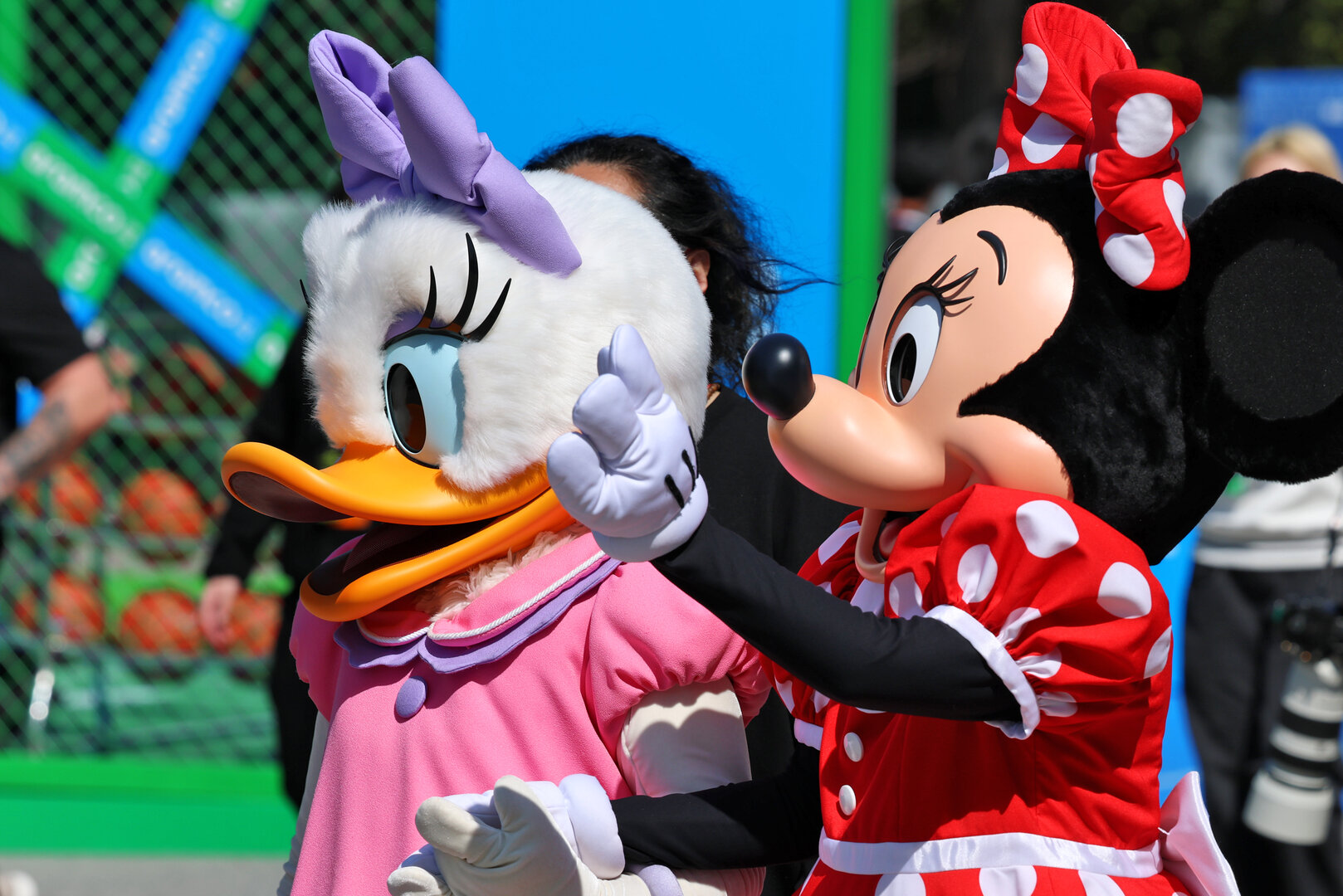 GP CINA, (L to R): Daisy Duck (USA) with Minnie Mouse (USA).
14.03.2026. Formula 1 World Championship, Rd 2, Chinese Grand Prix, Shanghai, China, Sprint e Qualifiche Day.
- www.xpbimages.com, EMail: requests@xpbimages.com © Copyright: Batchelor / XPB Images