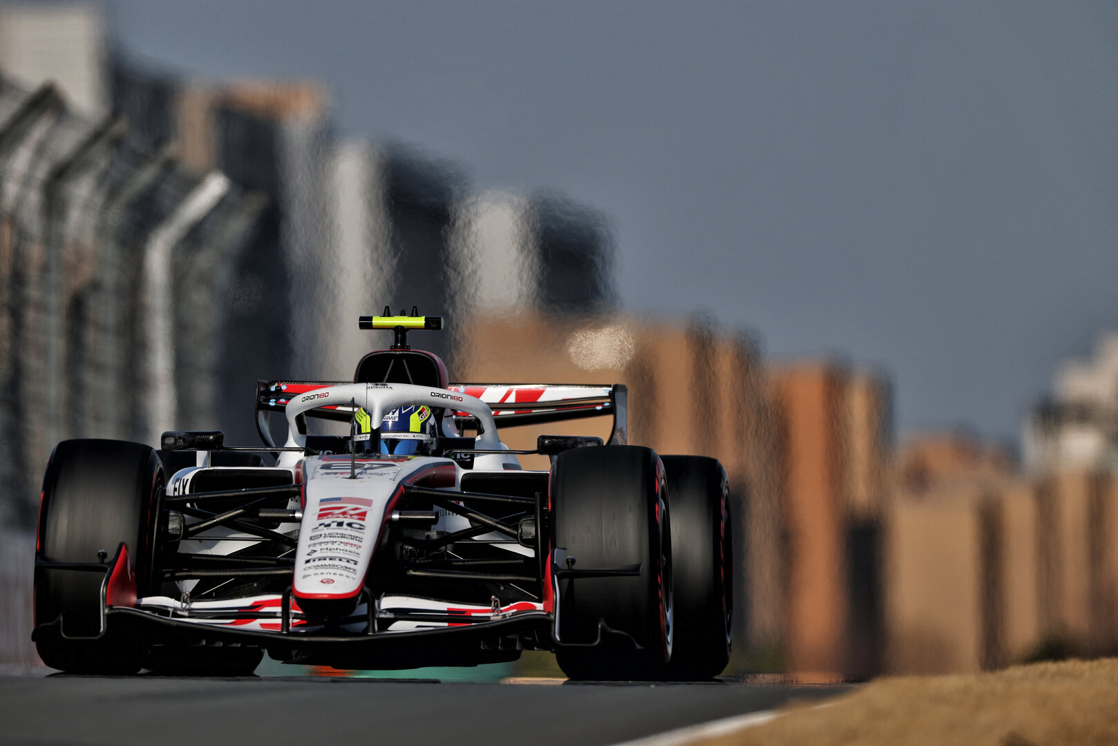 GP CINA, Oliver Bearman (GBR) Haas F1 Team VF-26.
14.03.2026. Formula 1 World Championship, Rd 2, Chinese Grand Prix, Shanghai, China, Sprint e Qualifiche Day.
- www.xpbimages.com, EMail: requests@xpbimages.com © Copyright: Charniaux / XPB Images