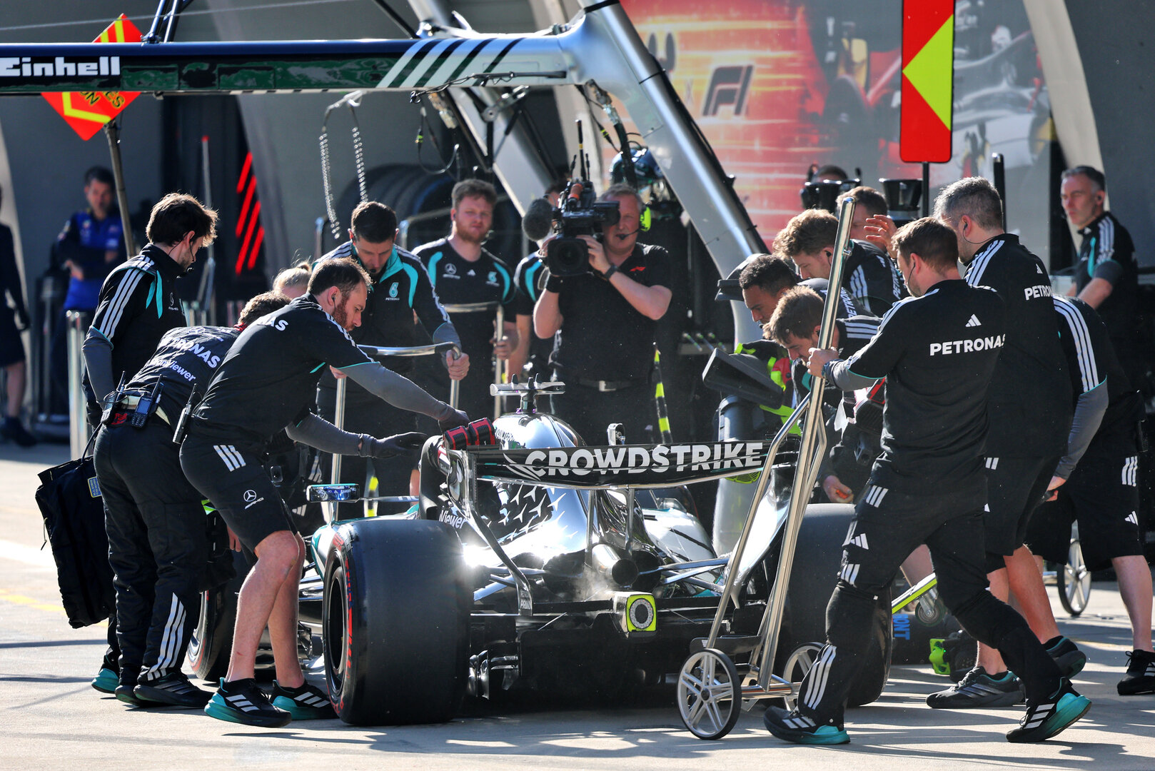 GP CINA, George Russell (GBR) Mercedes AMG Formula One Team W17.
14.03.2026. Formula 1 World Championship, Rd 2, Chinese Grand Prix, Shanghai, China, Sprint e Qualifiche Day.
- www.xpbimages.com, EMail: requests@xpbimages.com © Copyright: Batchelor / XPB Images
