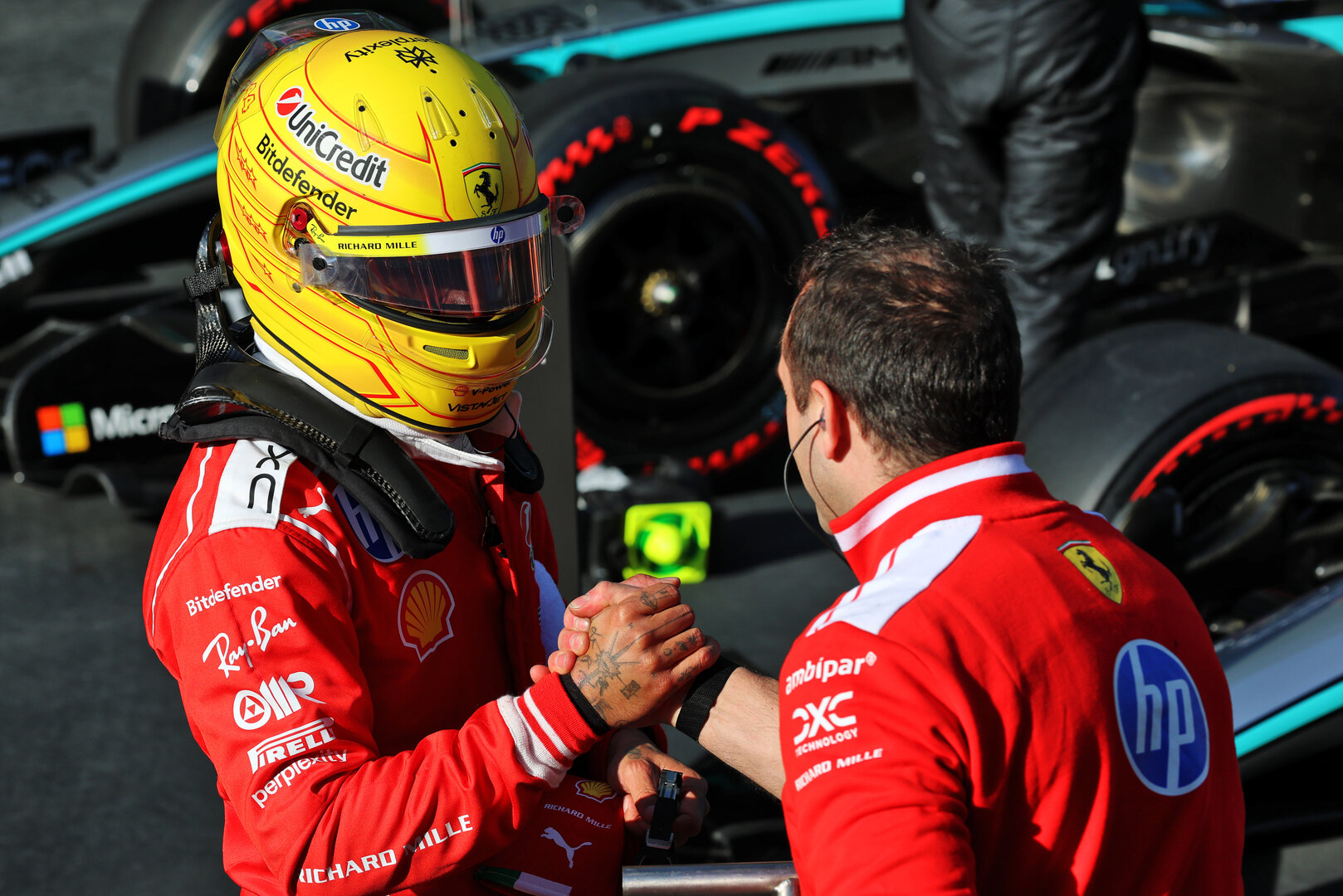 GP CINA, Lewis Hamilton (GBR) Ferrari celebrates his third position in qualifying parc ferme with the team.
14.03.2026. Formula 1 World Championship, Rd 2, Chinese Grand Prix, Shanghai, China, Sprint e Qualifiche Day.
- www.xpbimages.com, EMail: requests@xpbimages.com © Copyright: Batchelor / XPB Images