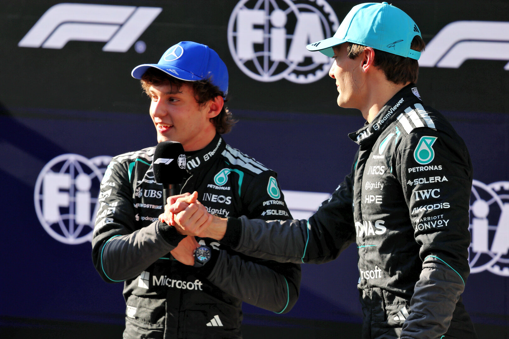 GP CINA, (L to R): Pole sitter Andrea Kimi Antonelli (ITA) Mercedes AMG Formula One Team in qualifying parc ferme with second placed team mate George Russell (GBR) Mercedes AMG Formula One Team.
14.03.2026. Formula 1 World Championship, Rd 2, Chinese Grand Prix, Shanghai, China, Sprint e Qualifiche Day.
- www.xpbimages.com, EMail: requests@xpbimages.com © Copyright: Batchelor / XPB Images