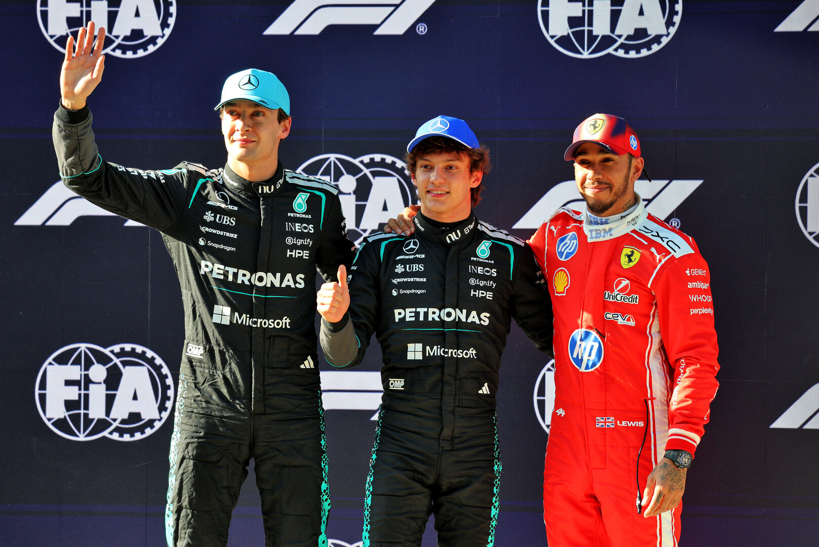 GP CINA, Qualifiche top three in parc ferme (L to R): George Russell (GBR) Mercedes AMG Formula One Team, second; Andrea Kimi Antonelli (ITA) Mercedes AMG Formula One Team, pole position; Lewis Hamilton (GBR) Ferrari, third.
14.03.2026. Formula 1 World Championship, Rd 2, Chinese Grand Prix, Shanghai, China, Sprint e Qualifiche Day.
- www.xpbimages.com, EMail: requests@xpbimages.com © Copyright: Batchelor / XPB Images