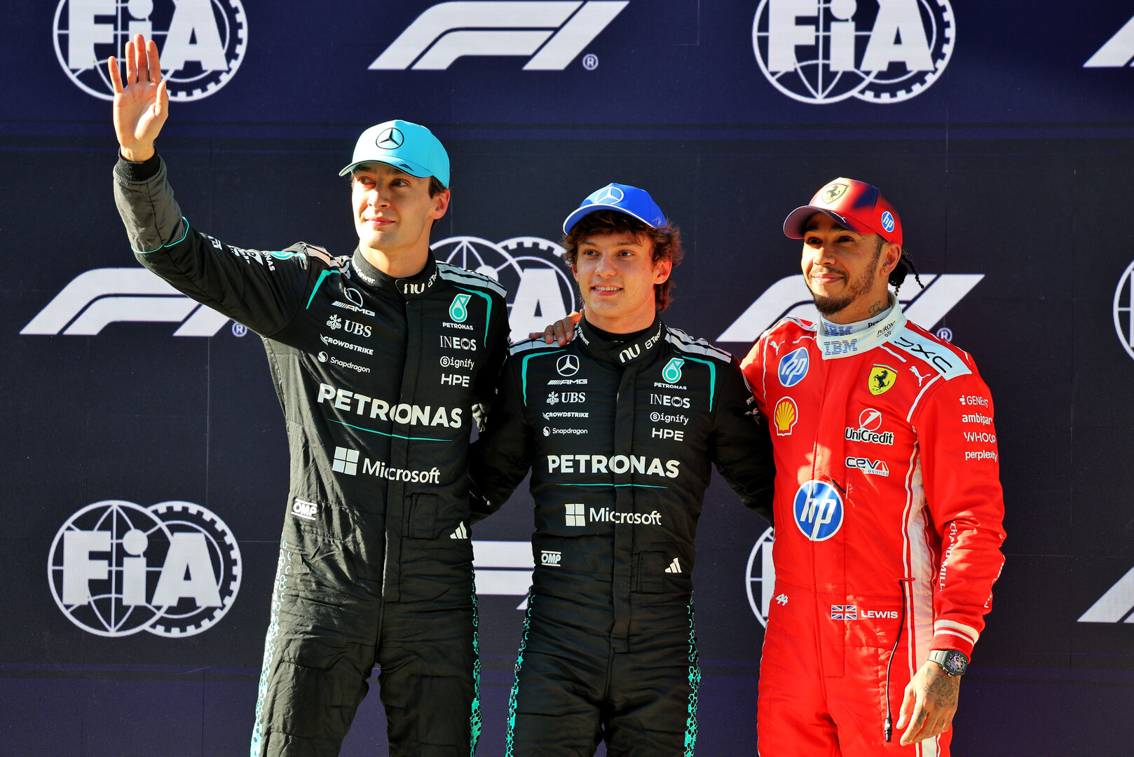 GP CINA, Qualifiche top three in parc ferme (L to R): George Russell (GBR) Mercedes AMG Formula One Team, second; Andrea Kimi Antonelli (ITA) Mercedes AMG Formula One Team, pole position; Lewis Hamilton (GBR) Ferrari, third.
14.03.2026. Formula 1 World Championship, Rd 2, Chinese Grand Prix, Shanghai, China, Sprint e Qualifiche Day.
- www.xpbimages.com, EMail: requests@xpbimages.com © Copyright: Batchelor / XPB Images