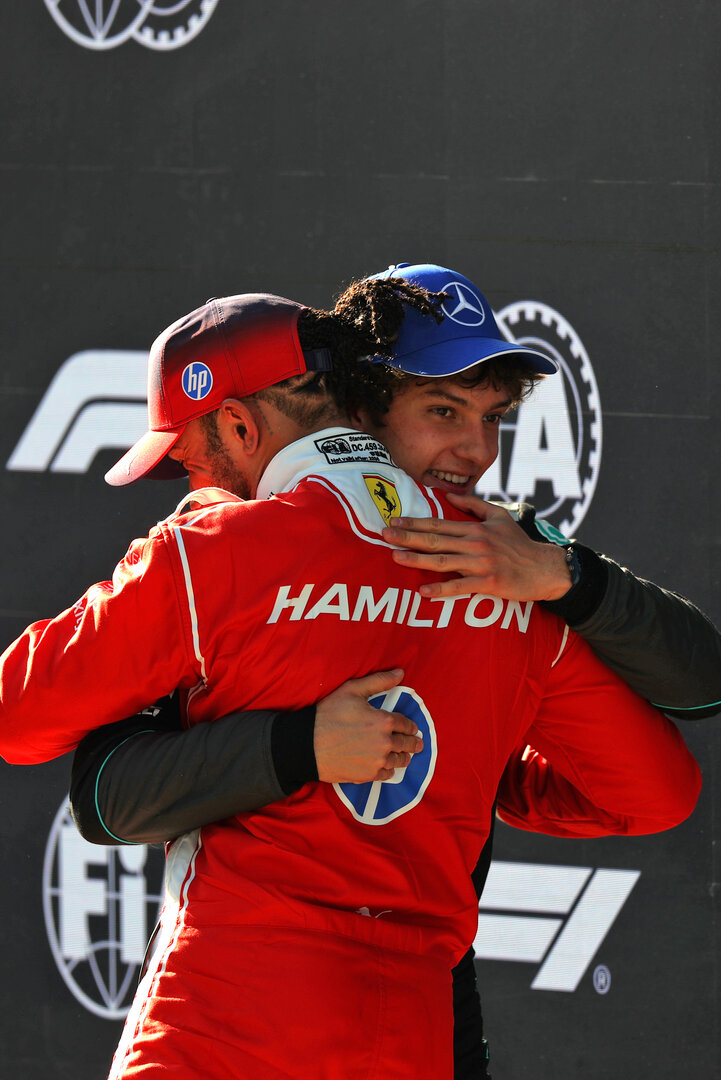 GP CINA, (L to R): Lewis Hamilton (GBR) Ferrari celebrates with pole sitter Andrea Kimi Antonelli (ITA) Mercedes AMG Formula One Team in qualifying parc ferme.
14.03.2026. Formula 1 World Championship, Rd 2, Chinese Grand Prix, Shanghai, China, Sprint e Qualifiche Day.
- www.xpbimages.com, EMail: requests@xpbimages.com © Copyright: Charniaux / XPB Images