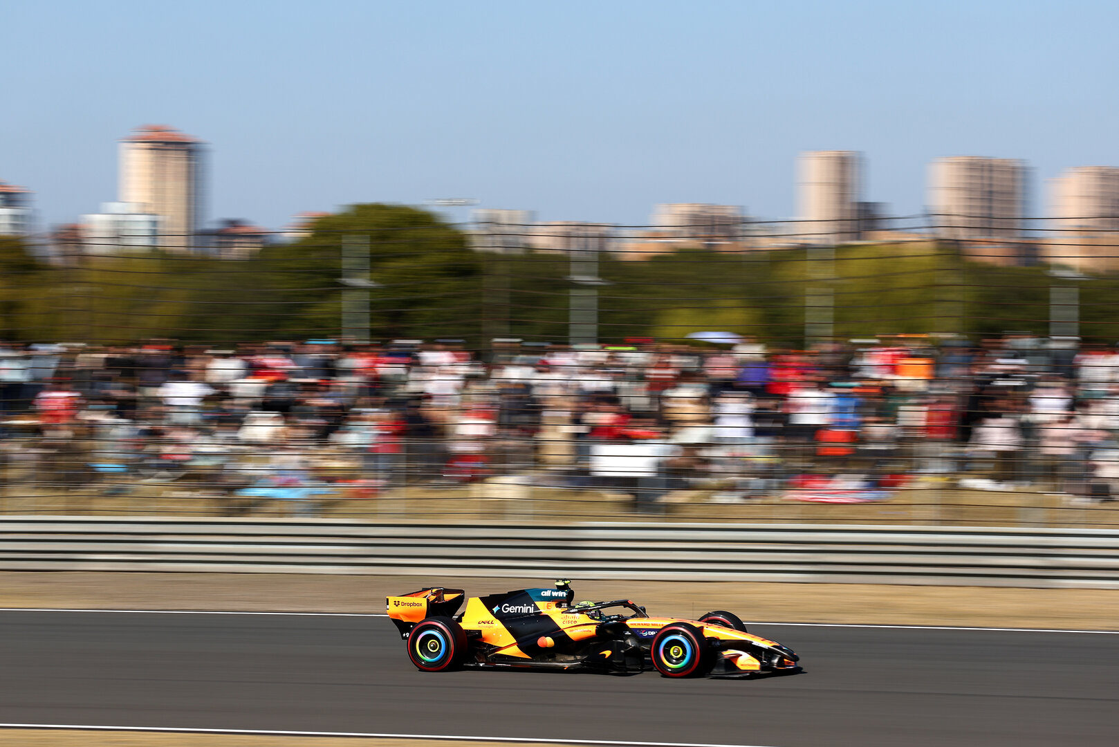 GP CINA, Lando Norris (GBR) McLaren F1 Team MCL40.
14.03.2026. Formula 1 World Championship, Rd 2, Chinese Grand Prix, Shanghai, China, Sprint e Qualifiche Day.
- www.xpbimages.com, EMail: requests@xpbimages.com © Copyright: Bearne / XPB Images