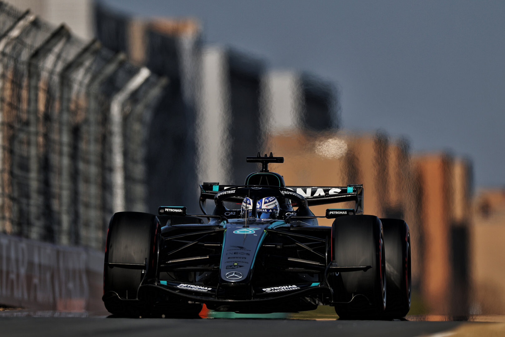 GP CINA, George Russell (GBR) Mercedes AMG Formula One Team W17.
14.03.2026. Formula 1 World Championship, Rd 2, Chinese Grand Prix, Shanghai, China, Sprint e Qualifiche Day.
- www.xpbimages.com, EMail: requests@xpbimages.com © Copyright: Charniaux / XPB Images