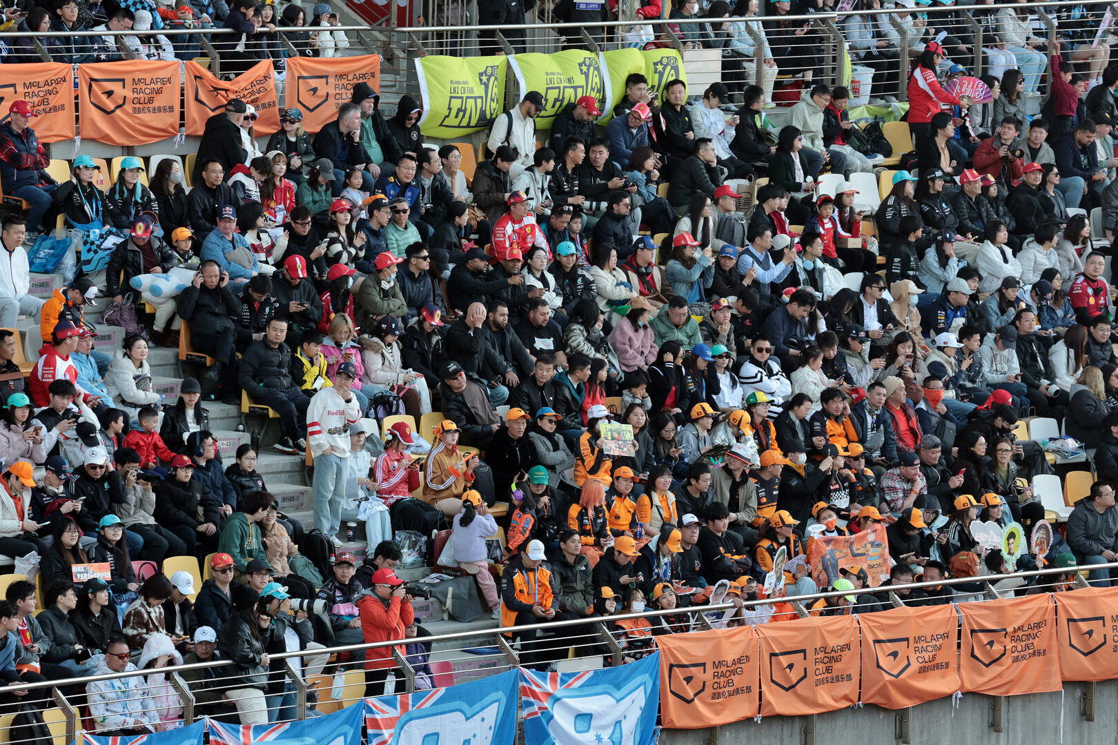 GP CINA, Circuit Atmosfera - fans in the grandstand.
14.03.2026. Formula 1 World Championship, Rd 2, Chinese Grand Prix, Shanghai, China, Sprint e Qualifiche Day.
- www.xpbimages.com, EMail: requests@xpbimages.com © Copyright: Moy / XPB Images