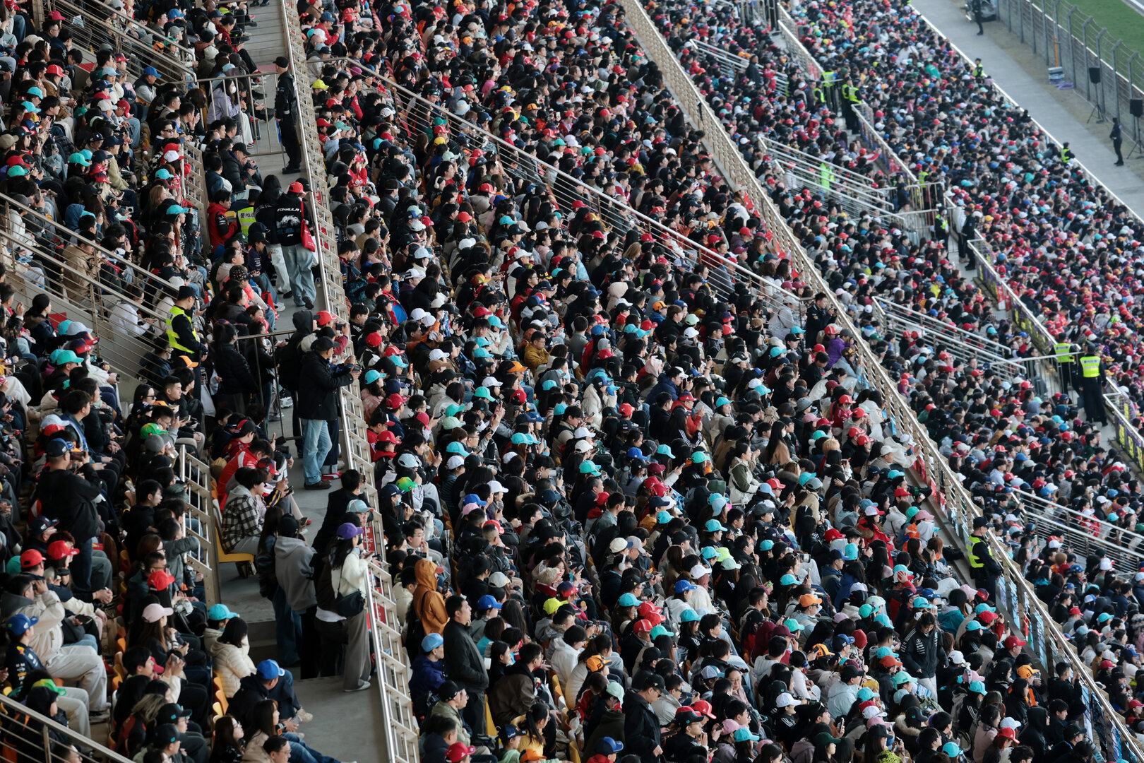 GP CINA, Circuit Atmosfera - fans in the grandstand.
14.03.2026. Formula 1 World Championship, Rd 2, Chinese Grand Prix, Shanghai, China, Sprint e Qualifiche Day.
- www.xpbimages.com, EMail: requests@xpbimages.com © Copyright: Moy / XPB Images