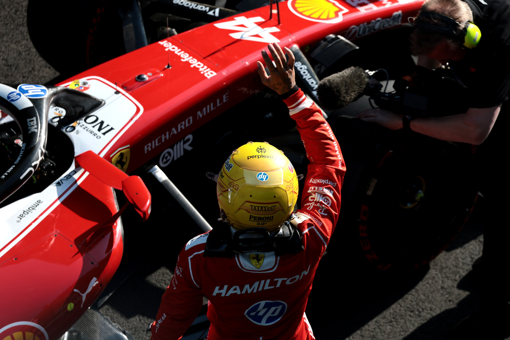 GP CINA, Lewis Hamilton (GBR) Ferrari celebrates his third position in qualifying parc ferme.
14.03.2026. Formula 1 World Championship, Rd 2, Chinese Grand Prix, Shanghai, China, Sprint e Qualifiche Day.
 - www.xpbimages.com, EMail: requests@xpbimages.com © Copyright: Patching / XPB Images