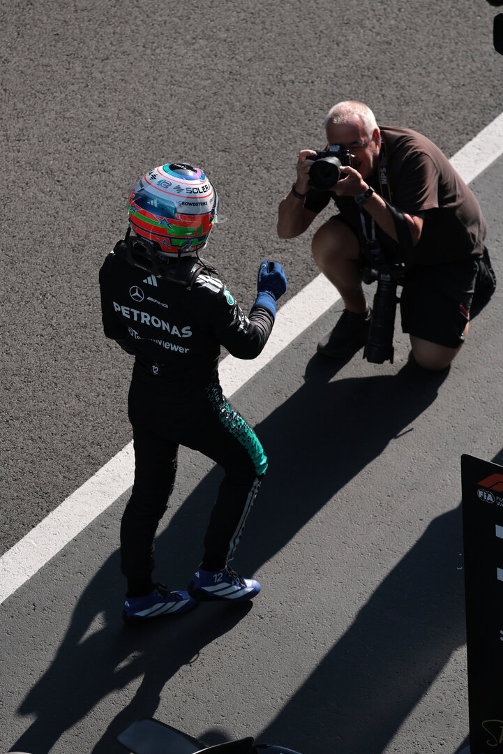 GP CINA, Pole sitter Andrea Kimi Antonelli (ITA) Mercedes AMG Formula One Team celebrates in qualifying parc ferme.
14.03.2026. Formula 1 World Championship, Rd 2, Chinese Grand Prix, Shanghai, China, Sprint e Qualifiche Day.
 - www.xpbimages.com, EMail: requests@xpbimages.com © Copyright: Patching / XPB Images
