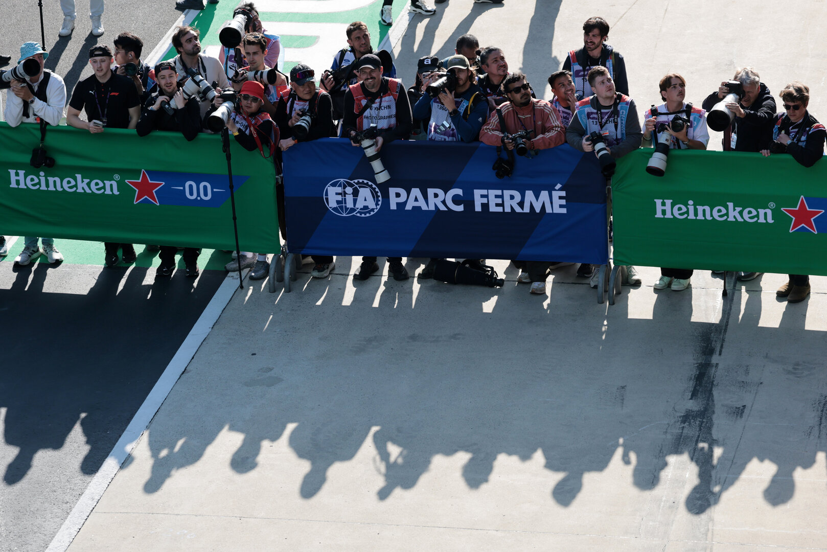 GP CINA, Photographers in parc ferme.
14.03.2026. Formula 1 World Championship, Rd 2, Chinese Grand Prix, Shanghai, China, Sprint e Qualifiche Day.
- www.xpbimages.com, EMail: requests@xpbimages.com © Copyright: Moy / XPB Images