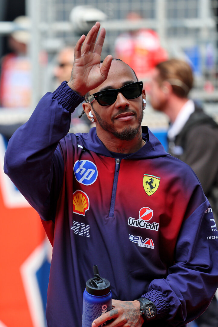 GP CINA, Lewis Hamilton (GBR) Ferrari on the drivers' parade.
15.03.2026. Formula 1 World Championship, Rd 2, Chinese Grand Prix, Shanghai, China, Gara Day.
- www.xpbimages.com, EMail: requests@xpbimages.com © Copyright: Batchelor / XPB Images