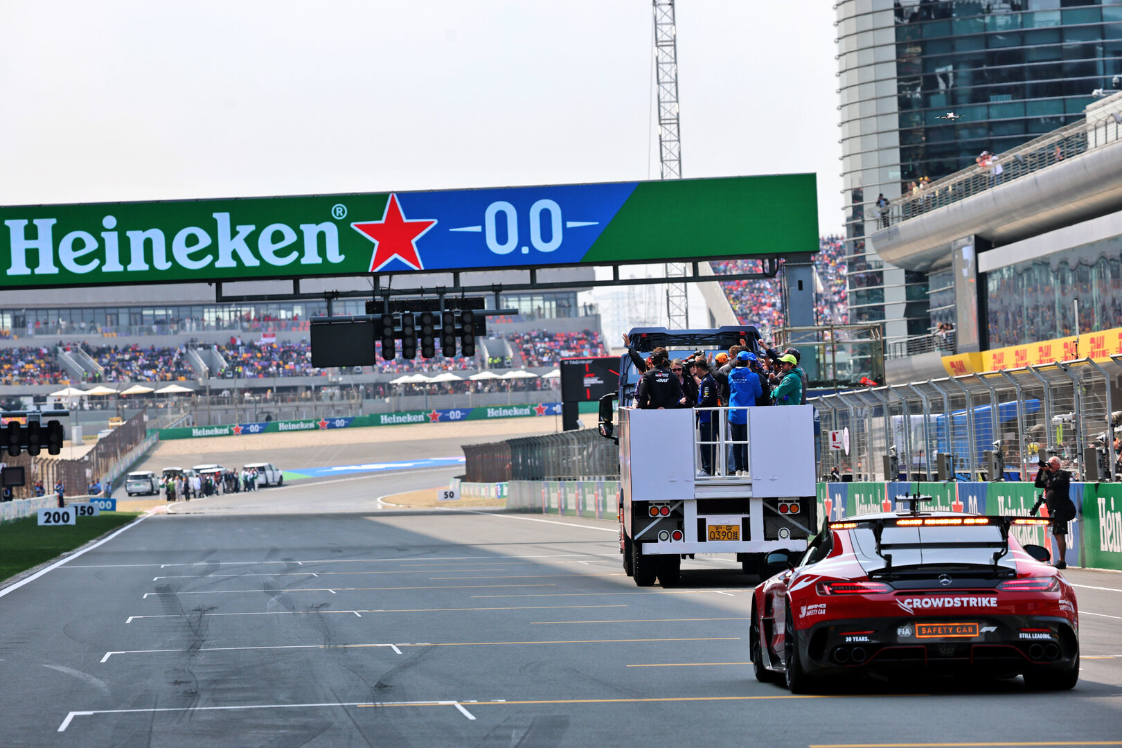 GP CINA, Drivers' parade.
15.03.2026. Formula 1 World Championship, Rd 2, Chinese Grand Prix, Shanghai, China, Gara Day.
- www.xpbimages.com, EMail: requests@xpbimages.com © Copyright: Batchelor / XPB Images