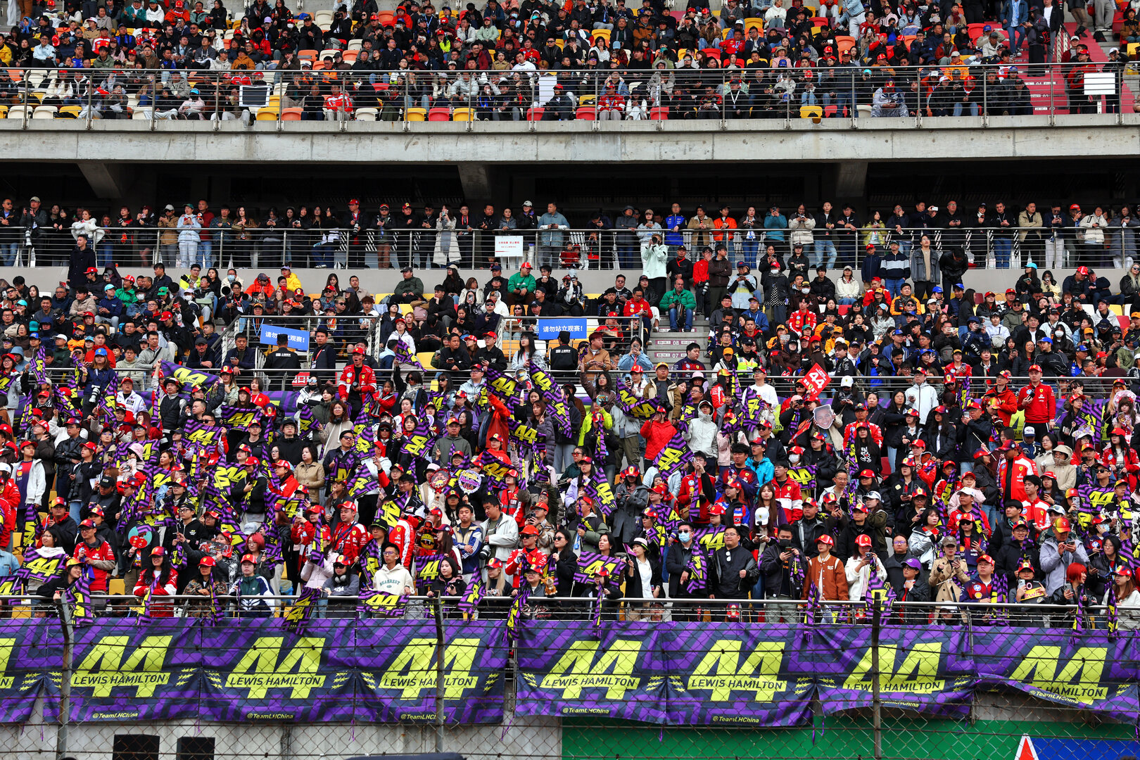 GP CINA, Circuit Atmosfera - Lewis Hamilton (GBR) Ferrari fans in the grandstand.
15.03.2026. Formula 1 World Championship, Rd 2, Chinese Grand Prix, Shanghai, China, Gara Day.
 - www.xpbimages.com, EMail: requests@xpbimages.com © Copyright: Patching / XPB Images