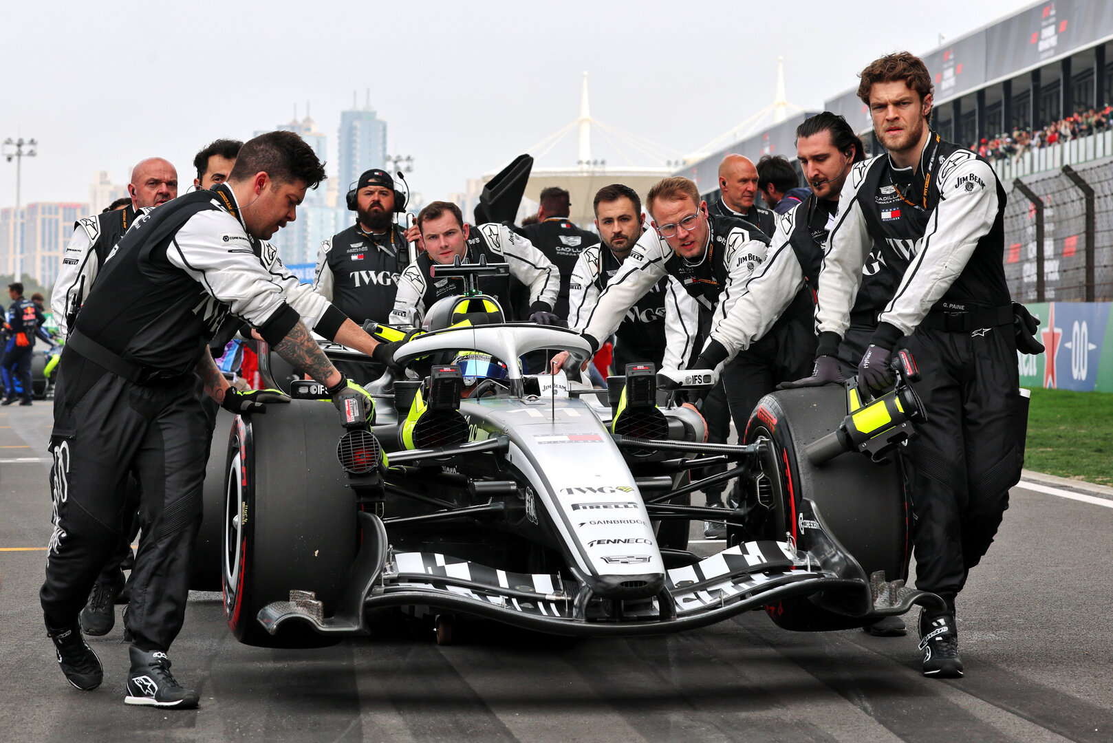 GP CINA, Sergio Perez (MEX) Cadillac Formula 1 Team MAC-26 on the grid.
15.03.2026. Formula 1 World Championship, Rd 2, Chinese Grand Prix, Shanghai, China, Gara Day.
- www.xpbimages.com, EMail: requests@xpbimages.com © Copyright: Batchelor / XPB Images