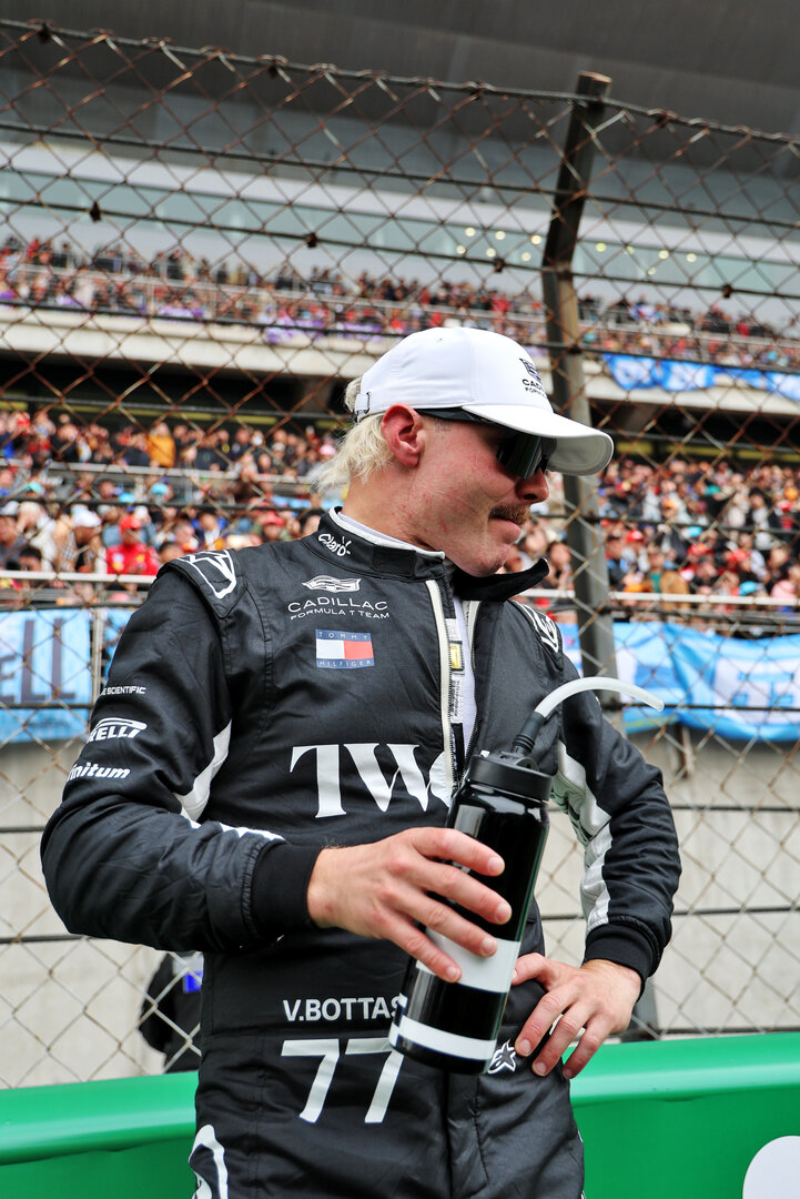 GP CINA, Valtteri Bottas (FIN) Cadillac Formula 1 Team on the grid.
15.03.2026. Formula 1 World Championship, Rd 2, Chinese Grand Prix, Shanghai, China, Gara Day.
- www.xpbimages.com, EMail: requests@xpbimages.com © Copyright: Batchelor / XPB Images
