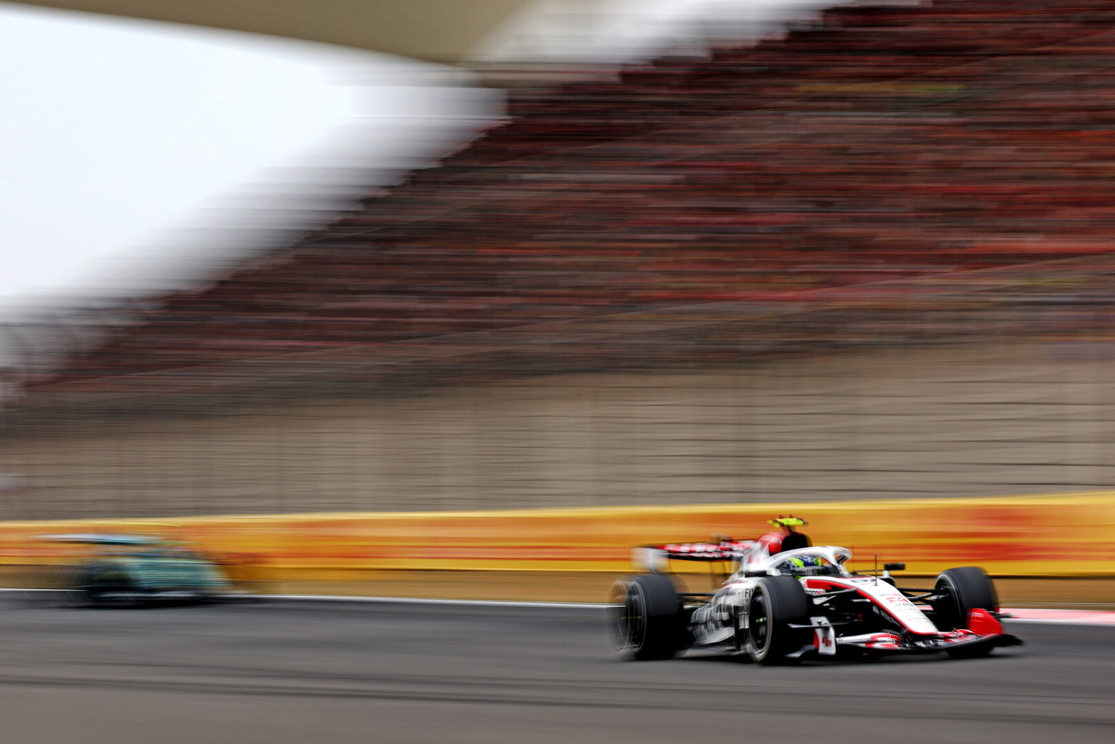 GP CINA, Oliver Bearman (GBR) Haas F1 Team VF-26.
15.03.2026. Formula 1 World Championship, Rd 2, Chinese Grand Prix, Shanghai, China, Gara Day.
- www.xpbimages.com, EMail: requests@xpbimages.com © Copyright: Bearne / XPB Images
