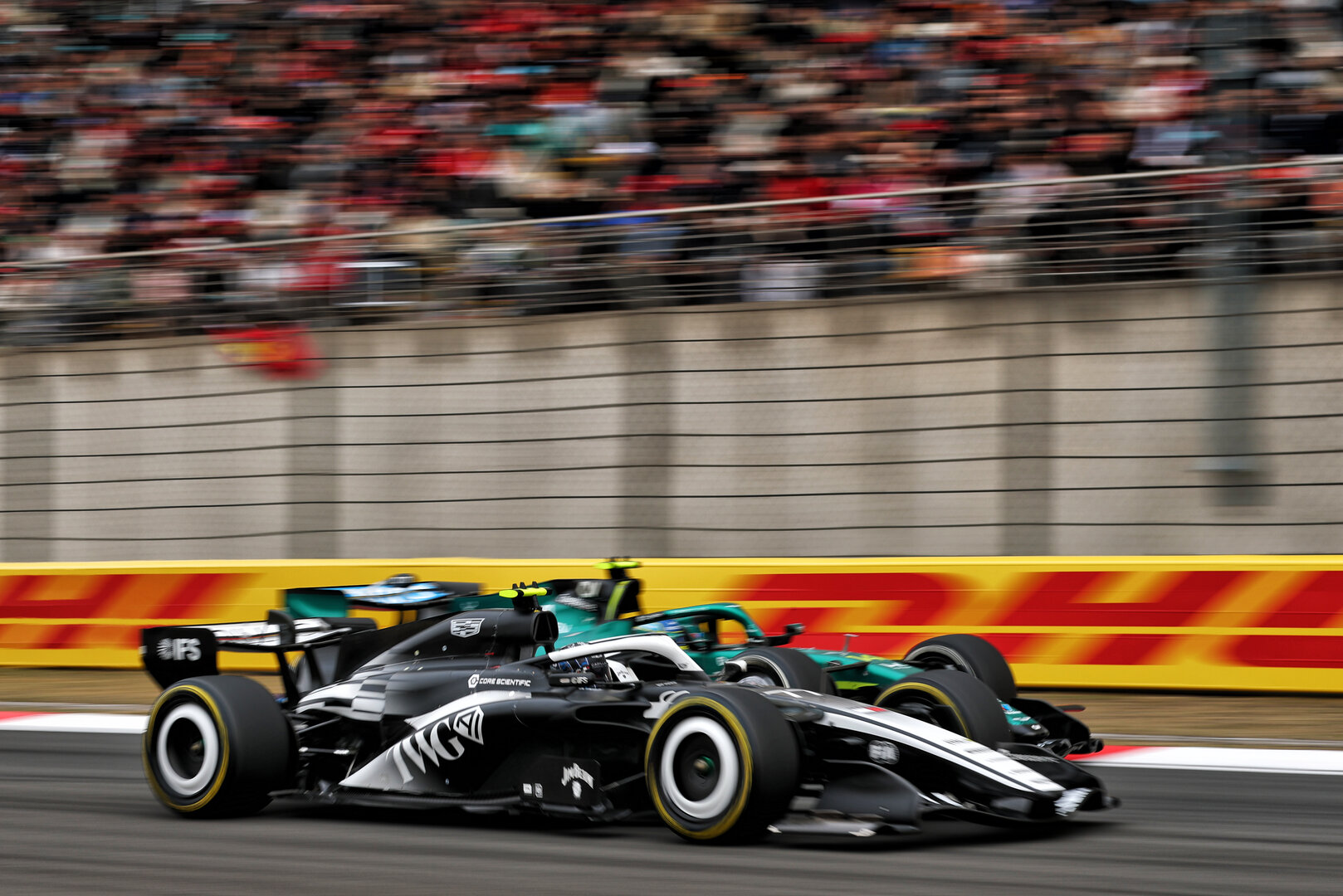 GP CINA, Valtteri Bottas (FIN) Cadillac Formula 1 Team MAC-26 e Fernando Alonso (ESP) Aston Martin F1 Team AMR26 battle for position.
15.03.2026. Formula 1 World Championship, Rd 2, Chinese Grand Prix, Shanghai, China, Gara Day.
- www.xpbimages.com, EMail: requests@xpbimages.com © Copyright: Bearne / XPB Images