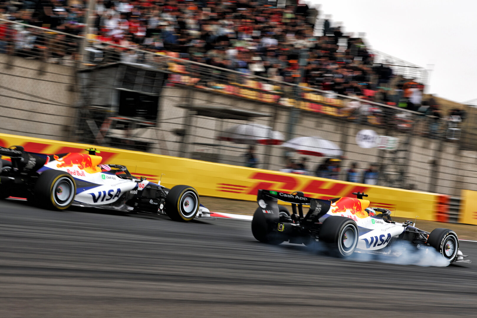 GP CINA, Arvid Lindblad (GBR) Racing Bulls Formula One Team VCARB 03 e Liam Lawson (NZL) Racing Bulls Formula One Team VCARB 03 battle for position.
15.03.2026. Formula 1 World Championship, Rd 2, Chinese Grand Prix, Shanghai, China, Gara Day.
- www.xpbimages.com, EMail: requests@xpbimages.com © Copyright: Bearne / XPB Images