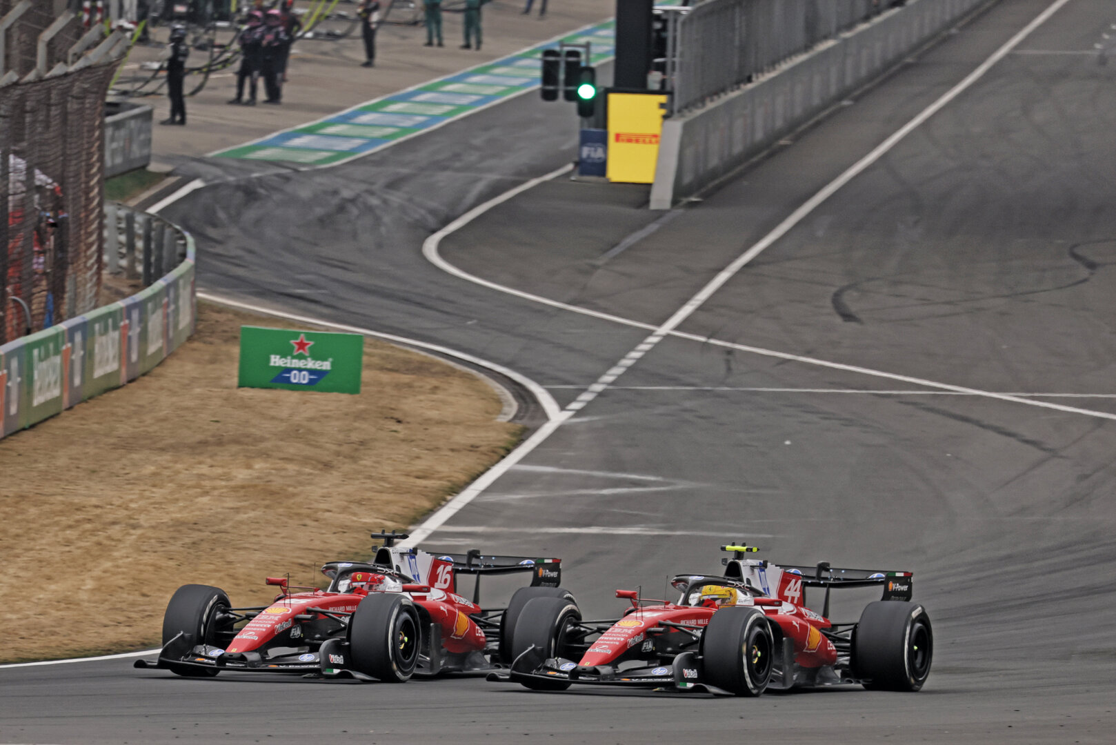 GP CINA, Charles Leclerc (MON) Ferrari SF-26 e Lewis Hamilton (GBR) Ferrari SF-26 battle for position.
15.03.2026. Formula 1 World Championship, Rd 2, Chinese Grand Prix, Shanghai, China, Gara Day.
- www.xpbimages.com, EMail: requests@xpbimages.com © Copyright: Moy / XPB Images