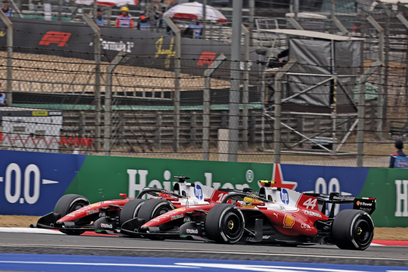 GP CINA, Charles Leclerc (MON) Ferrari SF-26 e Lewis Hamilton (GBR) Ferrari SF-26 battle for position.
15.03.2026. Formula 1 World Championship, Rd 2, Chinese Grand Prix, Shanghai, China, Gara Day.
- www.xpbimages.com, EMail: requests@xpbimages.com © Copyright: Moy / XPB Images
