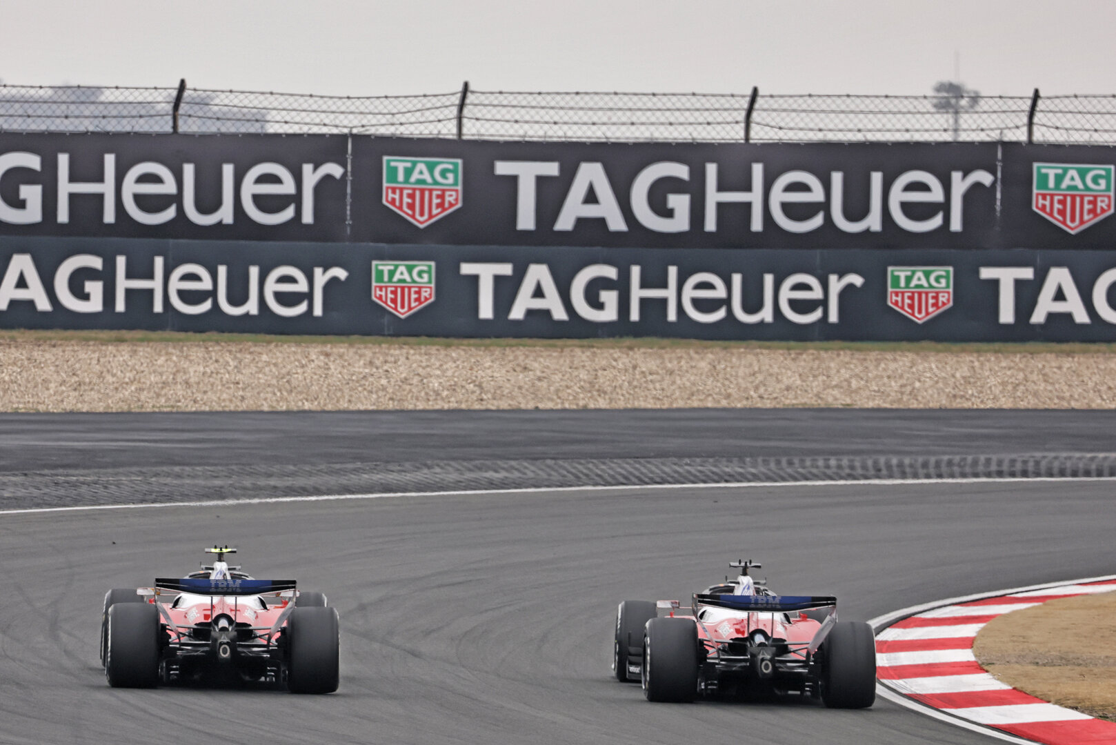 GP CINA, Charles Leclerc (MON) Ferrari SF-26 e Lewis Hamilton (GBR) Ferrari SF-26 battle for position.
15.03.2026. Formula 1 World Championship, Rd 2, Chinese Grand Prix, Shanghai, China, Gara Day.
- www.xpbimages.com, EMail: requests@xpbimages.com © Copyright: Moy / XPB Images