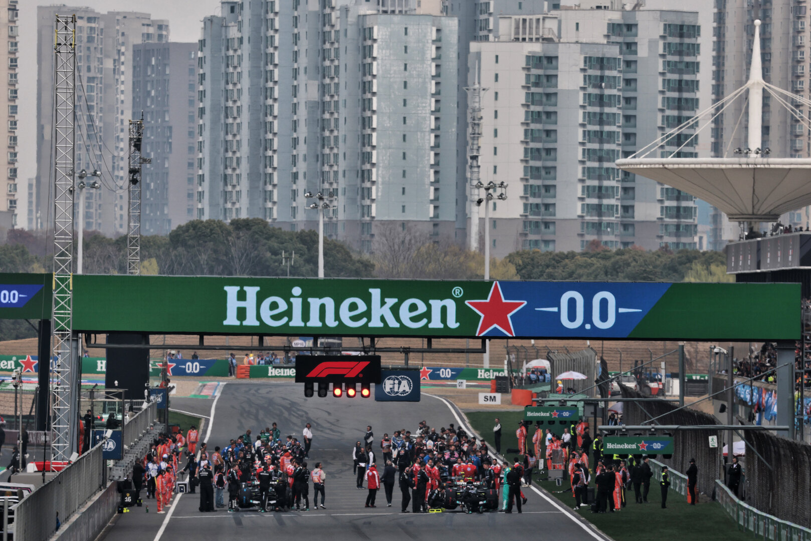 GP CINA, The grid before the partenza of the race.
15.03.2026. Formula 1 World Championship, Rd 2, Chinese Grand Prix, Shanghai, China, Gara Day.
- www.xpbimages.com, EMail: requests@xpbimages.com © Copyright: Moy / XPB Images