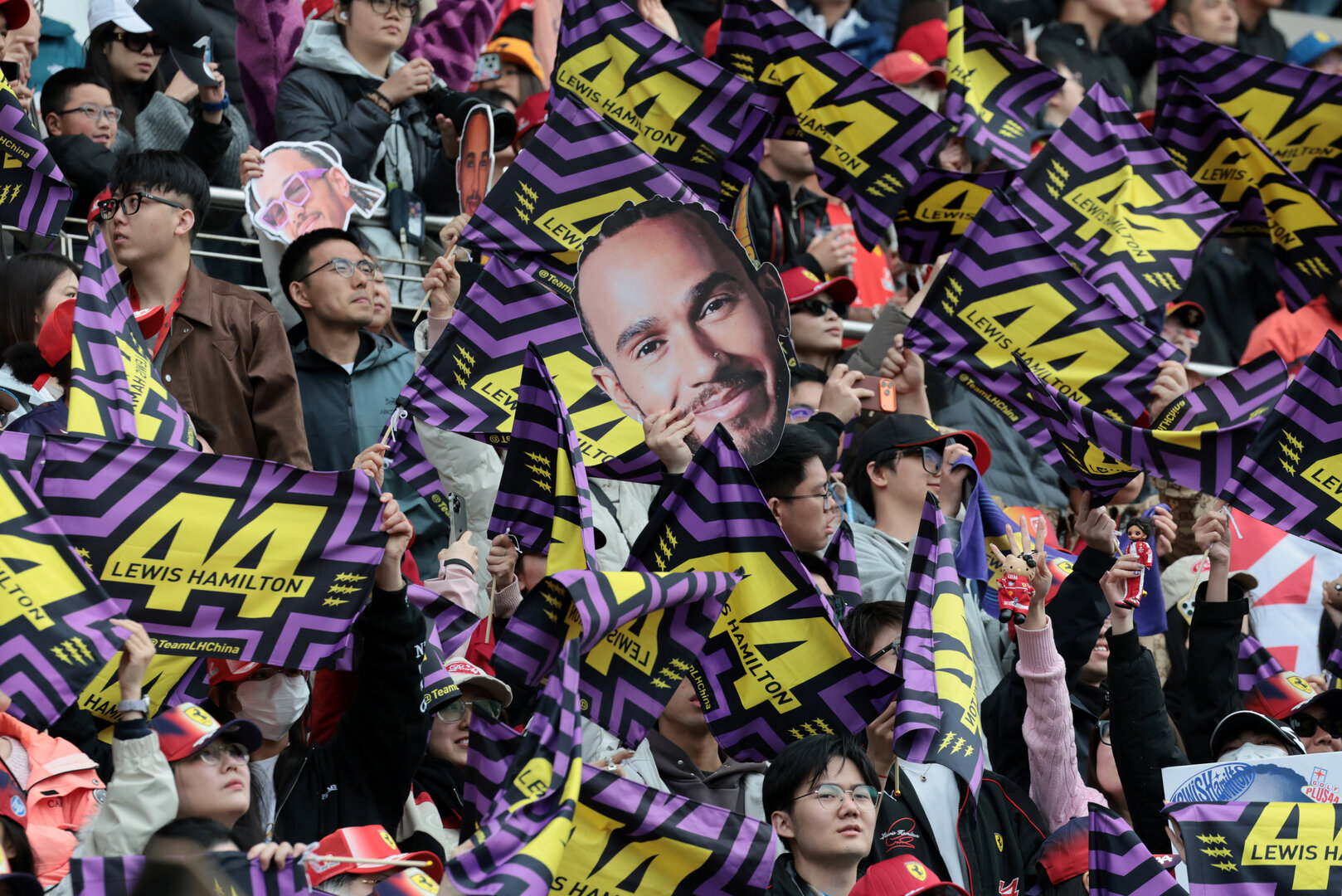 GP CINA, Circuit Atmosfera - Lewis Hamilton (GBR) Ferrari fans in the grandstand.
15.03.2026. Formula 1 World Championship, Rd 2, Chinese Grand Prix, Shanghai, China, Gara Day.
- www.xpbimages.com, EMail: requests@xpbimages.com © Copyright: Moy / XPB Images