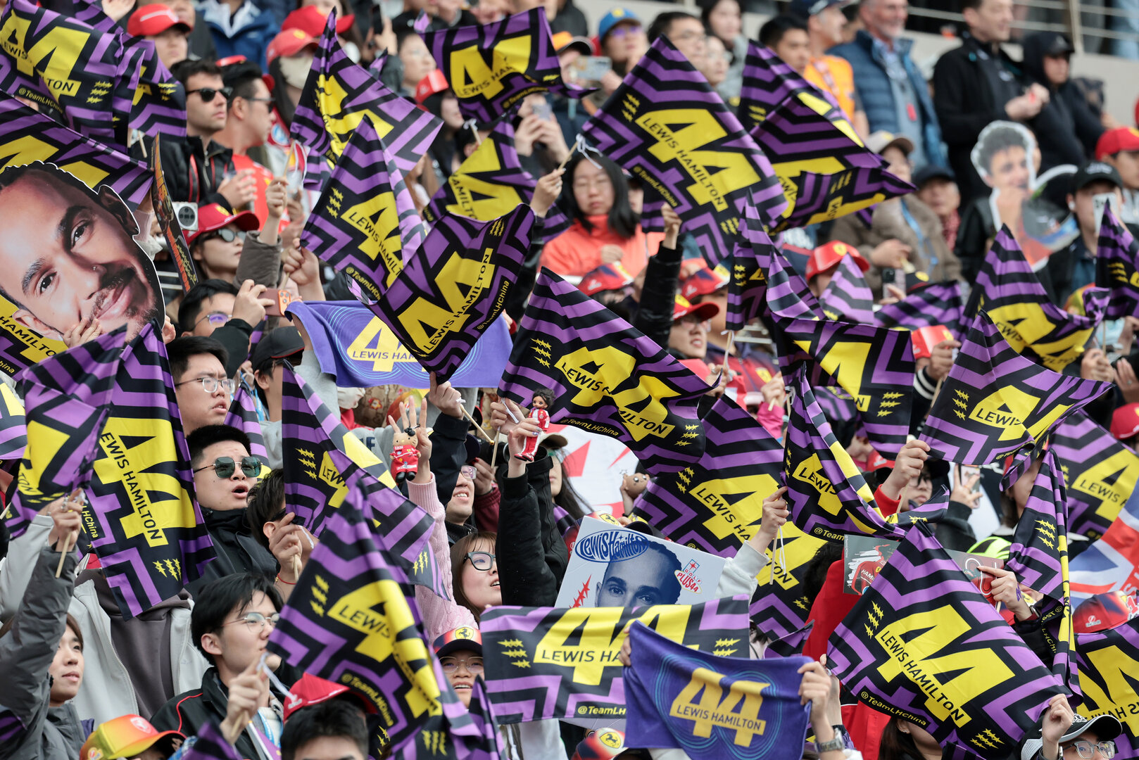 GP CINA, Circuit Atmosfera - Lewis Hamilton (GBR) Ferrari fans in the grandstand.
15.03.2026. Formula 1 World Championship, Rd 2, Chinese Grand Prix, Shanghai, China, Gara Day.
- www.xpbimages.com, EMail: requests@xpbimages.com © Copyright: Moy / XPB Images