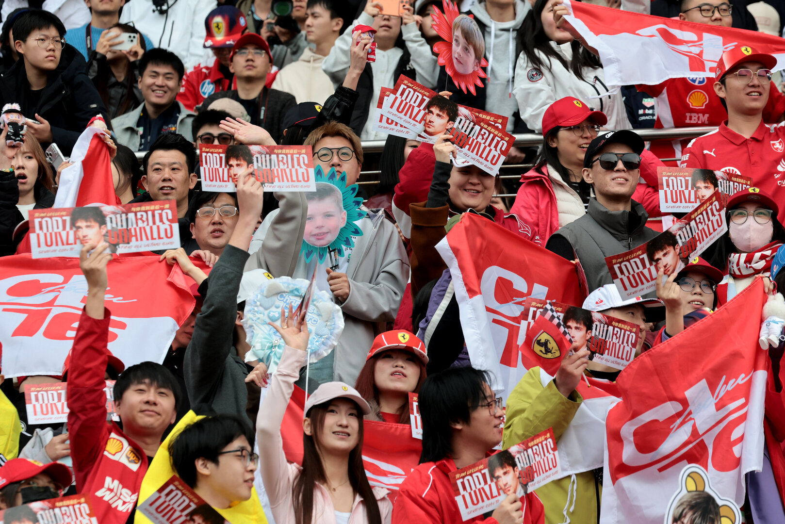 GP CINA, Circuit Atmosfera - Charles Leclerc (MON) Ferrari fans in the grandstand.
15.03.2026. Formula 1 World Championship, Rd 2, Chinese Grand Prix, Shanghai, China, Gara Day.
- www.xpbimages.com, EMail: requests@xpbimages.com © Copyright: Moy / XPB Images