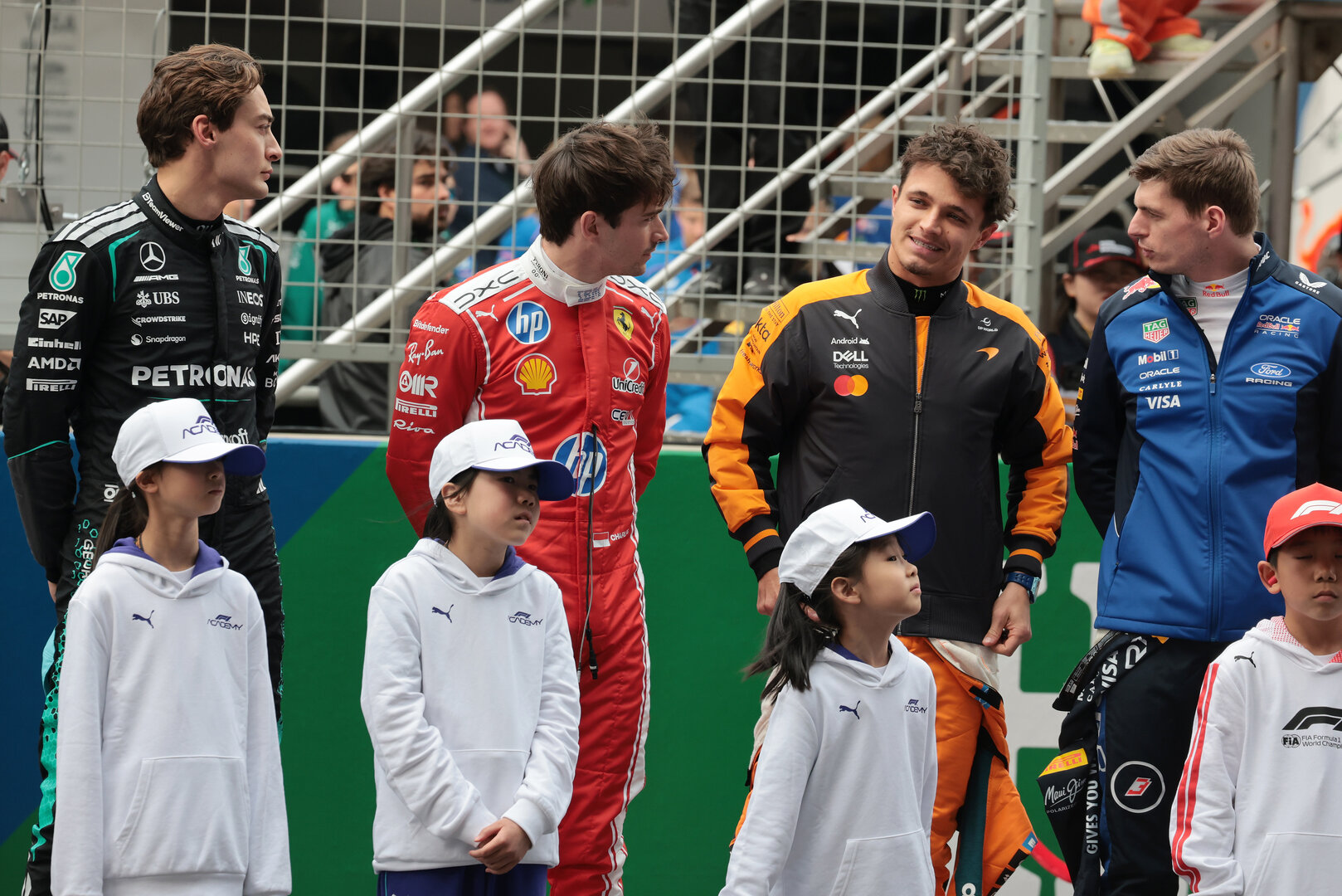 GP CINA, (L to R): George Russell (GBR) Mercedes AMG Formula One Team; Charles Leclerc (MON) Ferrari; Lando Norris (GBR) McLaren F1 Team; e Max Verstappen (NLD) Red Bull Racing on the grid.
15.03.2026. Formula 1 World Championship, Rd 2, Chinese Grand Prix, Shanghai, China, Gara Day.
- www.xpbimages.com, EMail: requests@xpbimages.com © Copyright: Moy / XPB Images