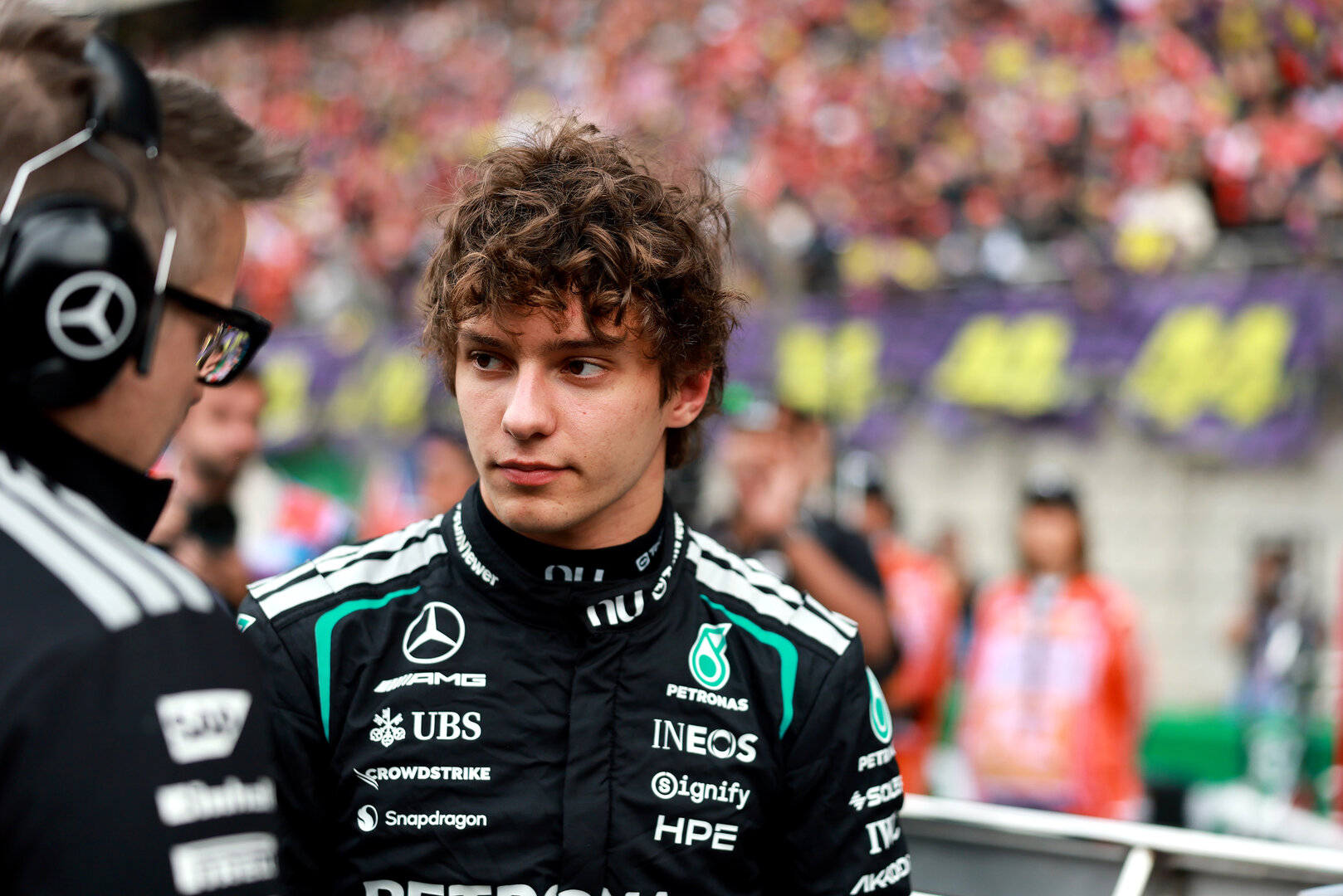 GP CINA, Andrea Kimi Antonelli (ITA) Mercedes AMG Formula One Team with Peter Bonnington (GBR) Mercedes AMG Formula One Team Gara Engineer on the grid.
15.03.2026. Formula 1 World Championship, Rd 2, Chinese Grand Prix, Shanghai, China, Gara Day.
- www.xpbimages.com, EMail: requests@xpbimages.com © Copyright: Moy / XPB Images